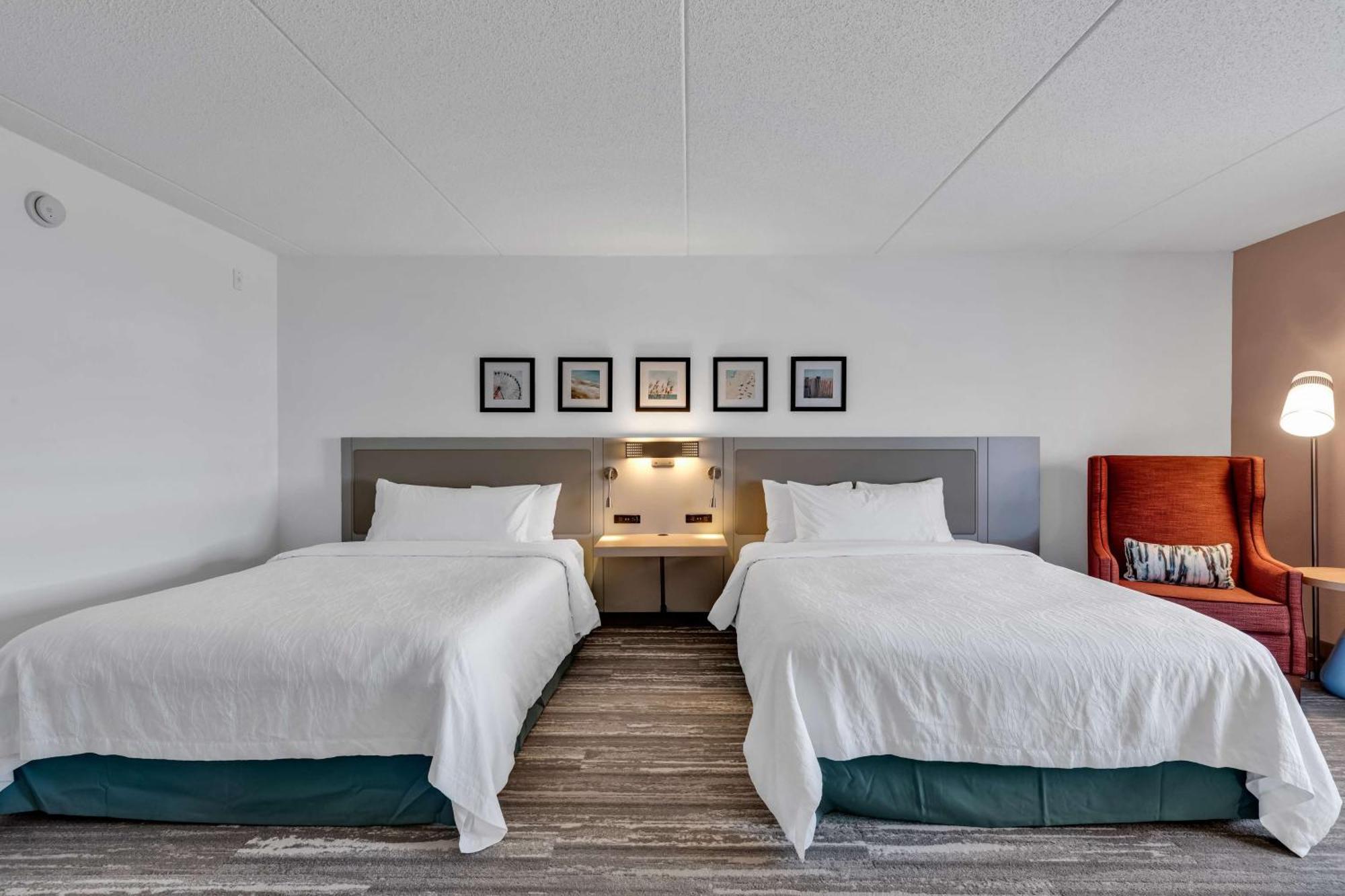 Queen Room Two Queen Beds Accessible Tub Mobility Access