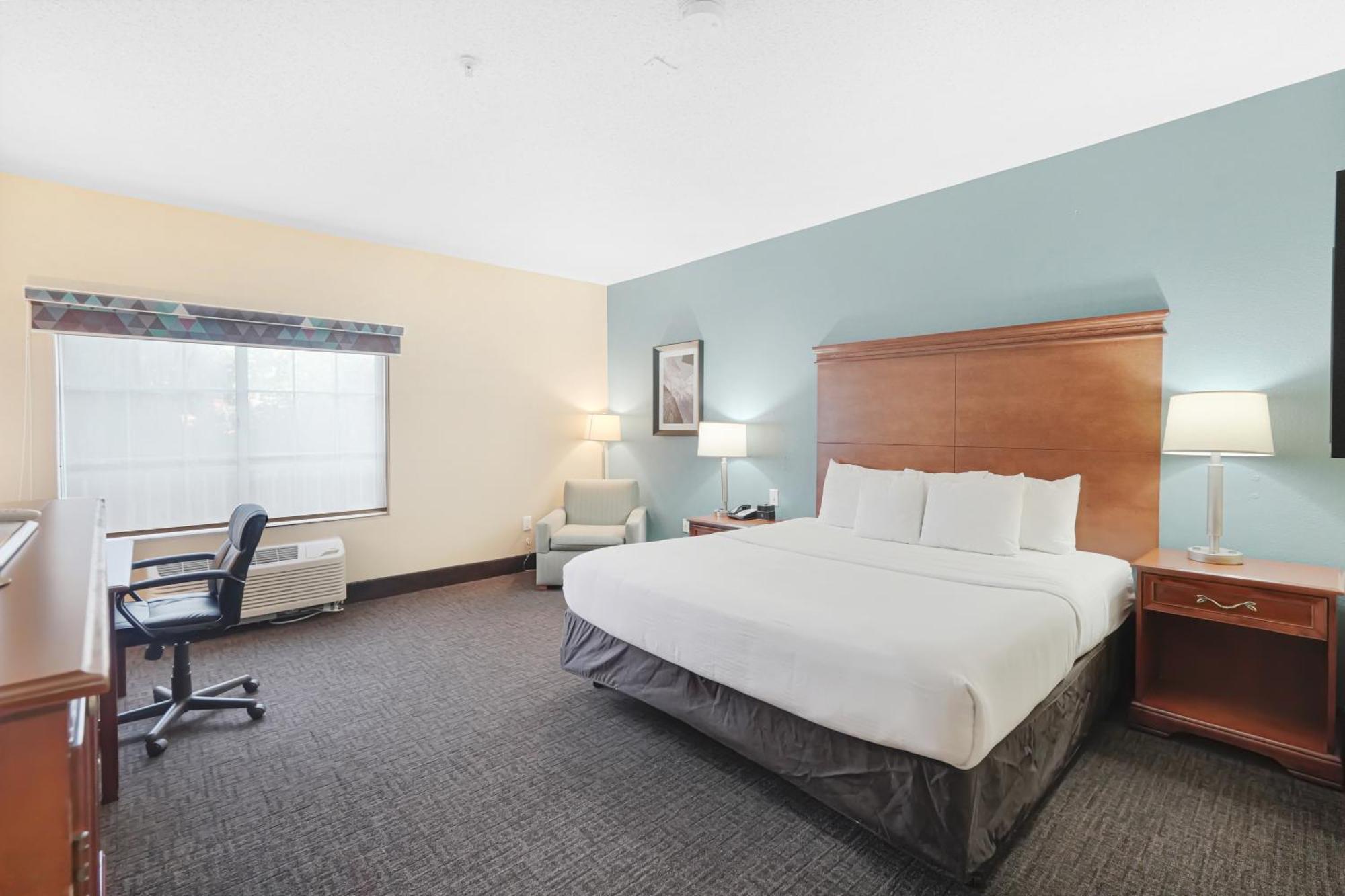 Deluxe King Room