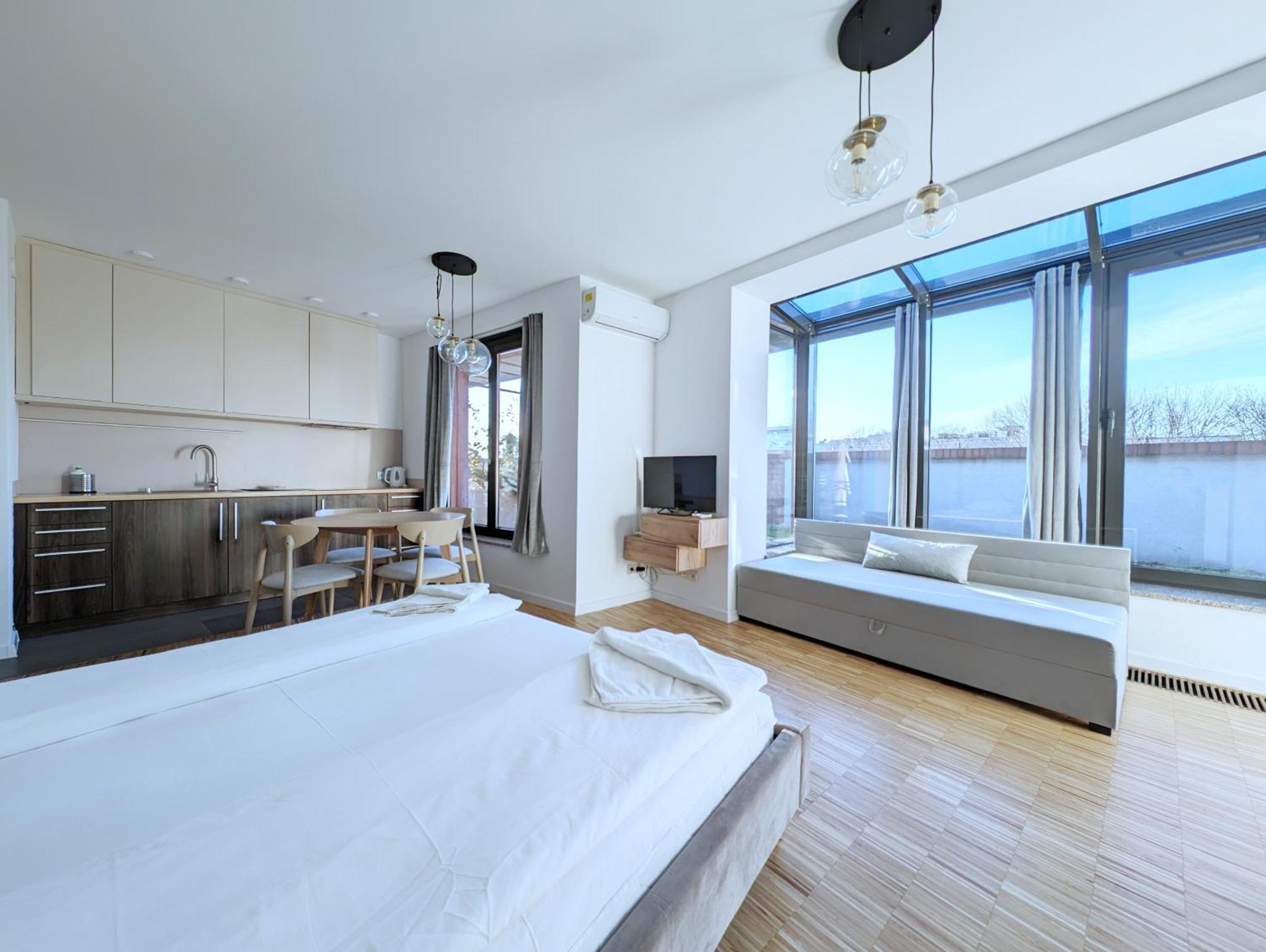 Rodzinny apartament typu suite z tarasem i klimatyzacją
