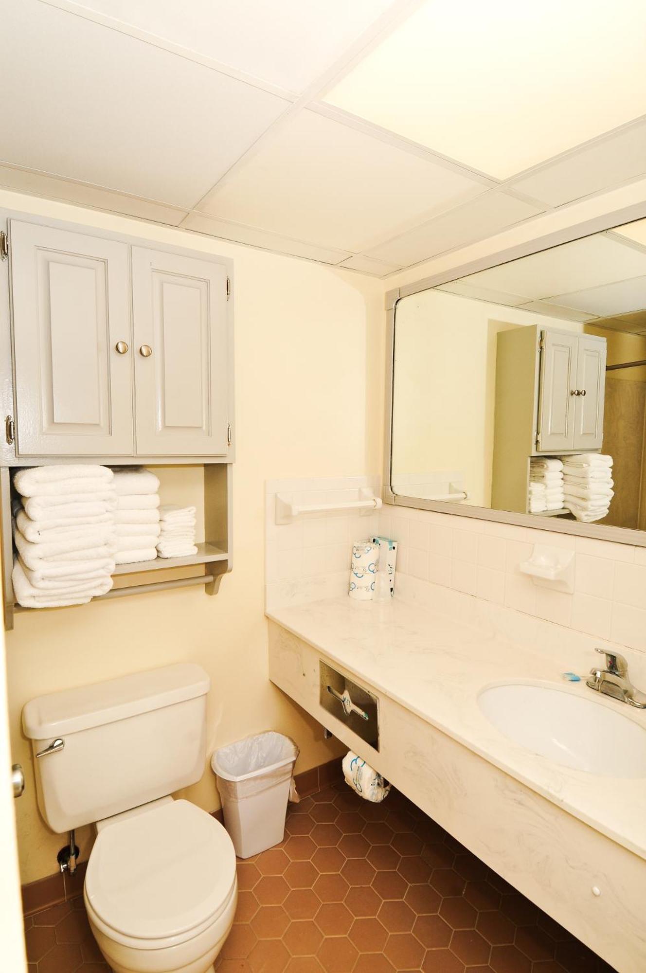 2 Room Oceanfront Renovated Suite 2 Queen Beds 1 Sleeper Sofa T1A