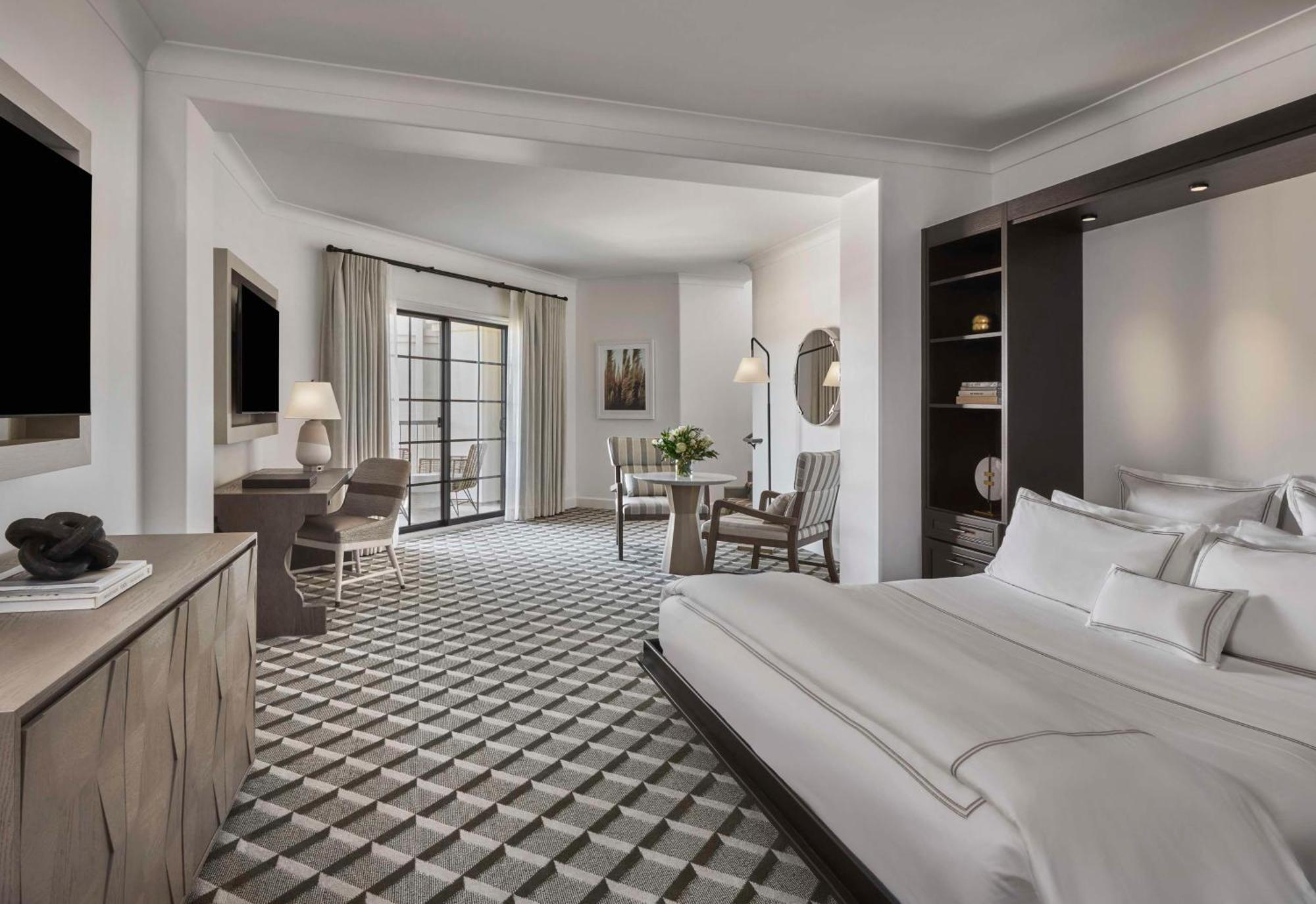 Atlas Peak Two-Story Suite