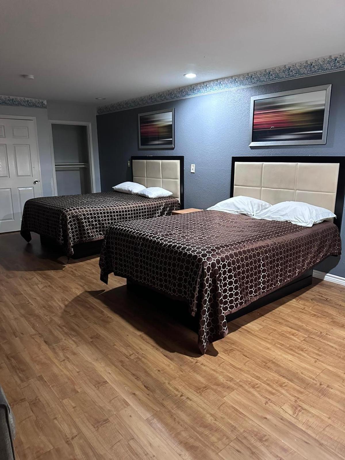 Queen Room Two Queen Beds
