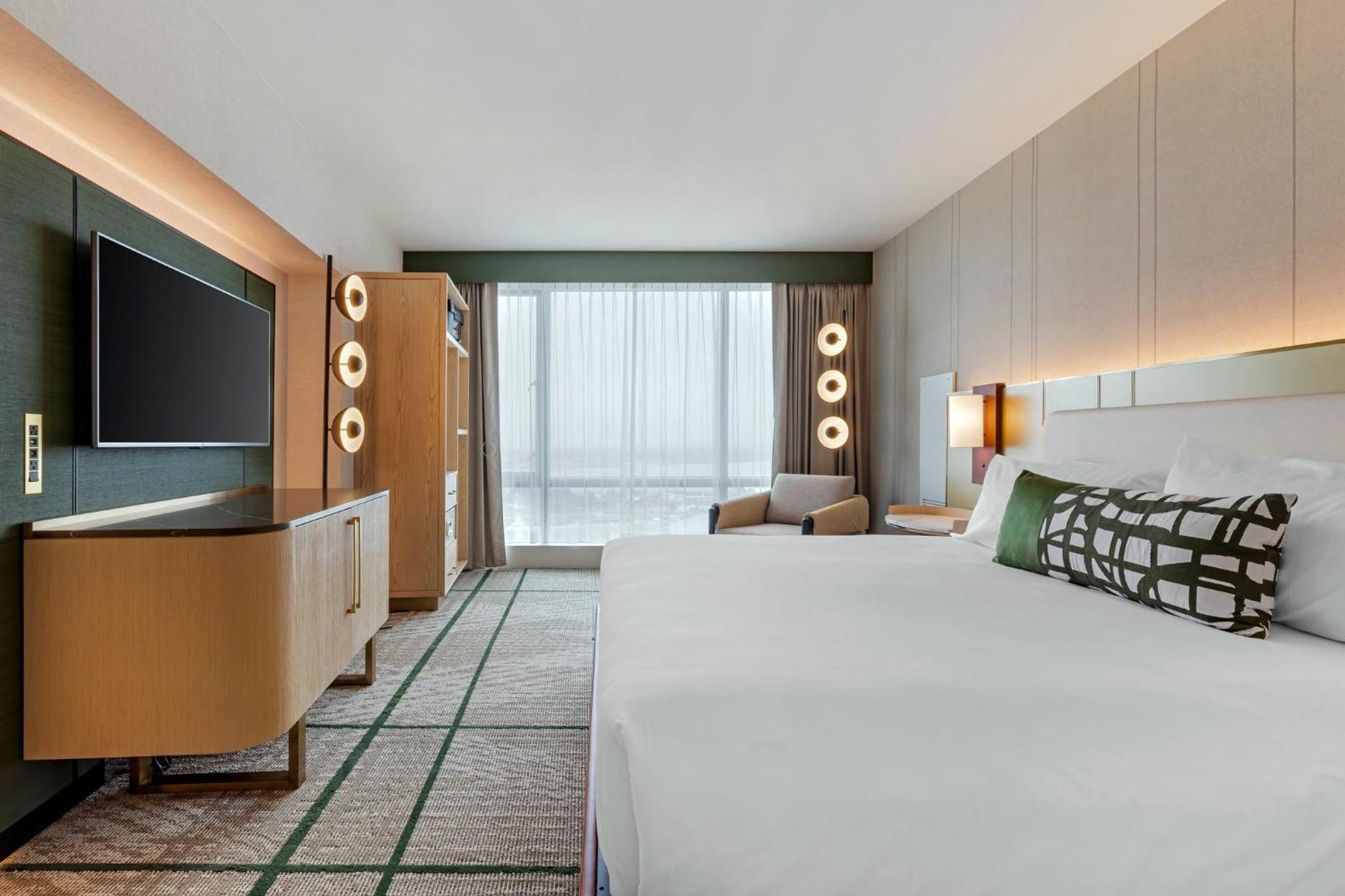 Deluxe Room 1 King Bed Balcony City View