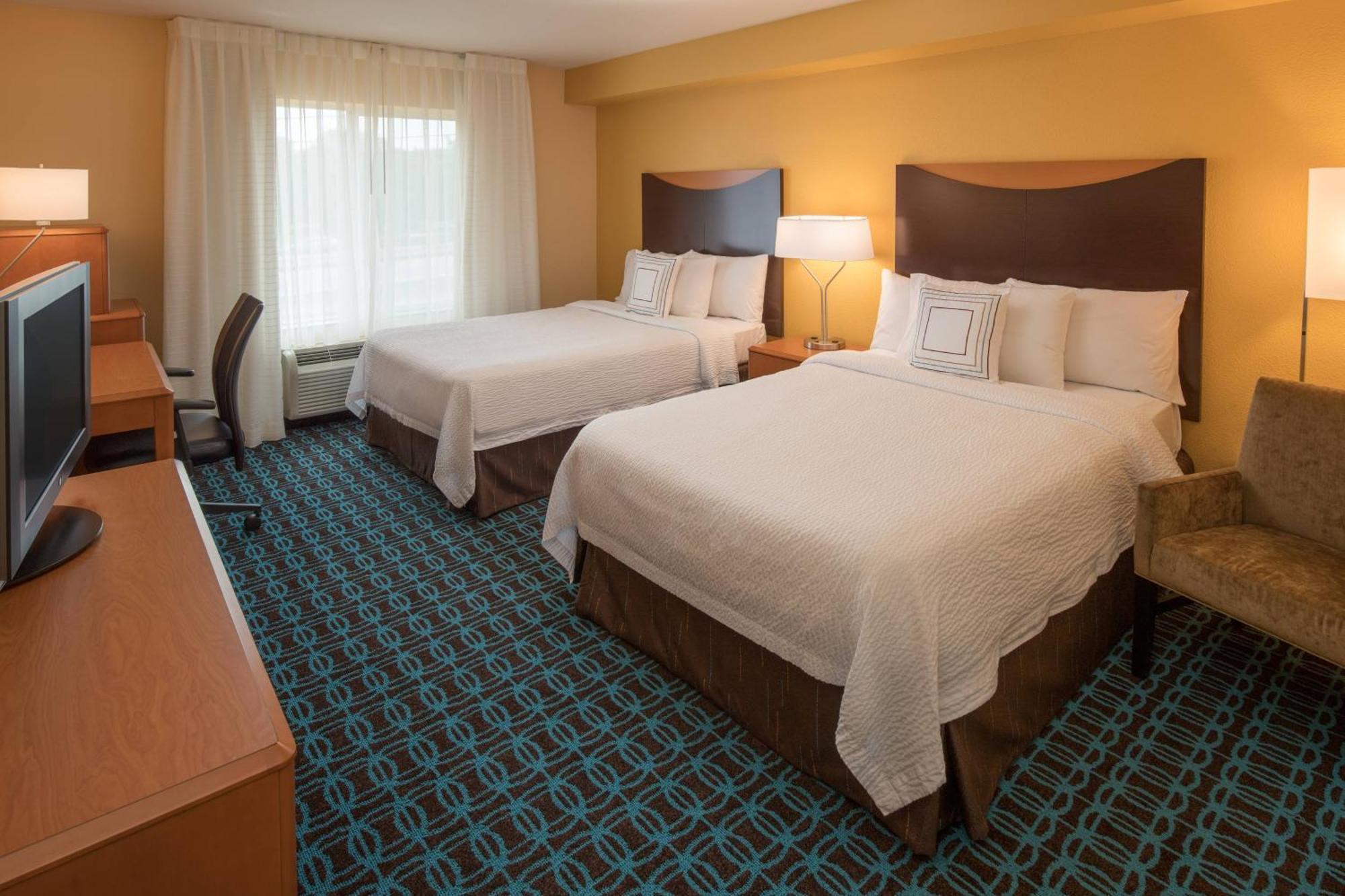 Queen Room Two Queen Beds Hearing Accessible