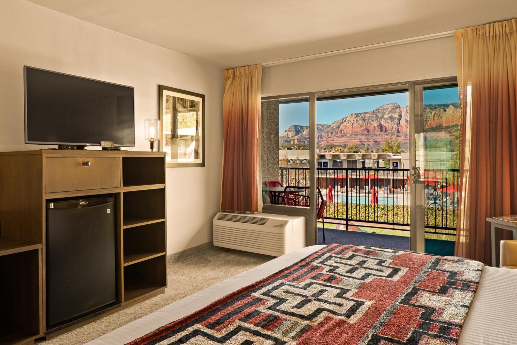Premium Courtyard King View Room