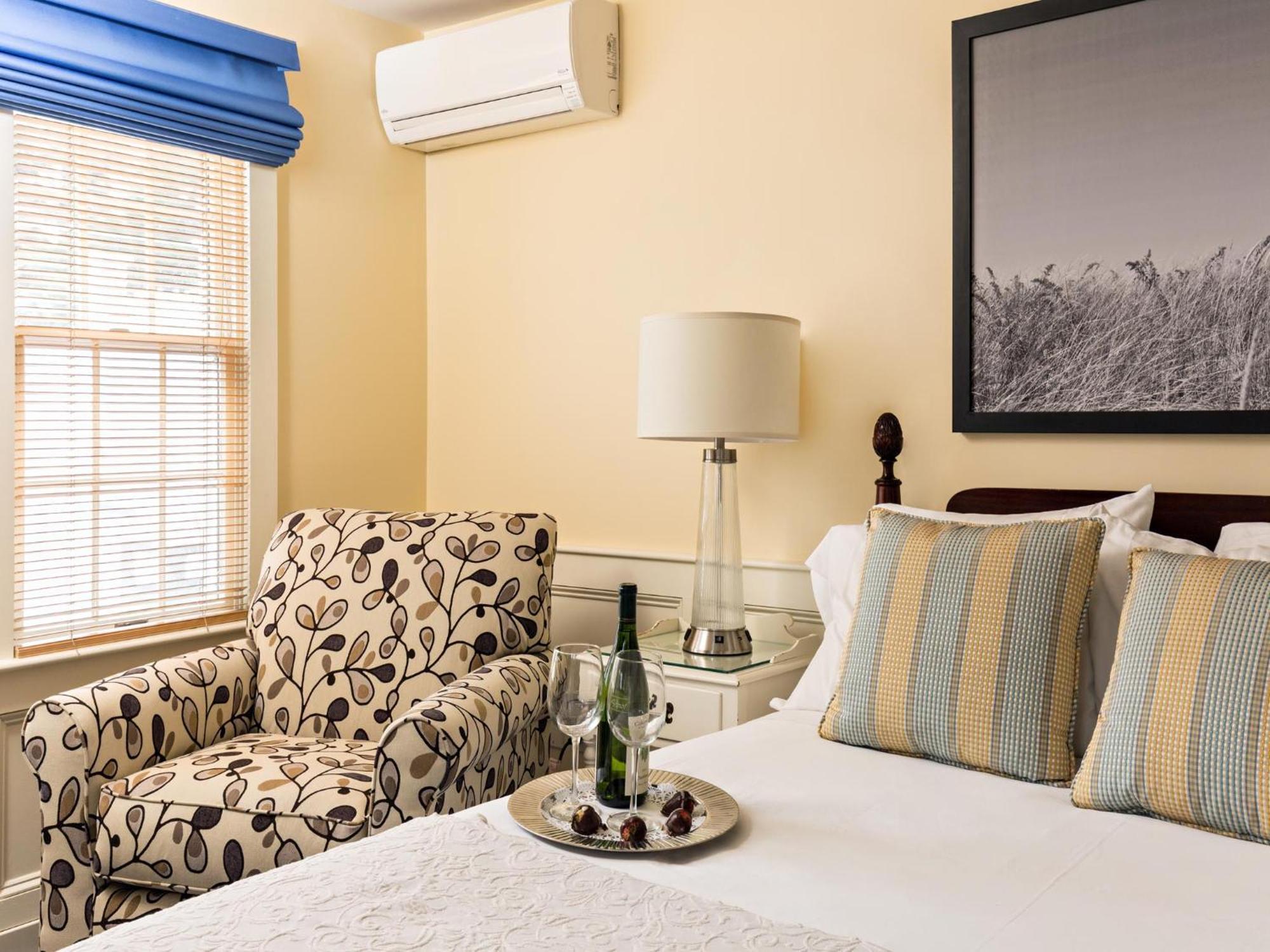 Classic Queen Room