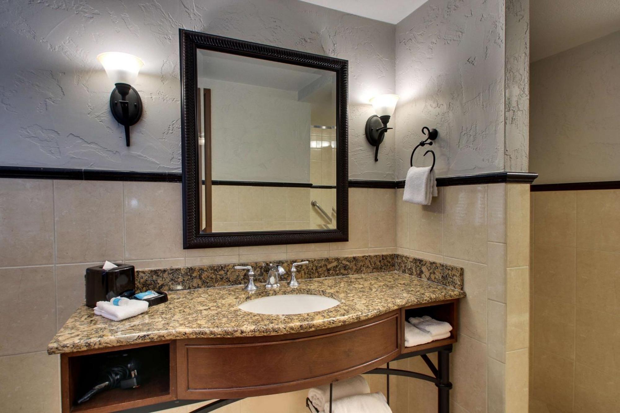 Queen Suite Two Queen Beds