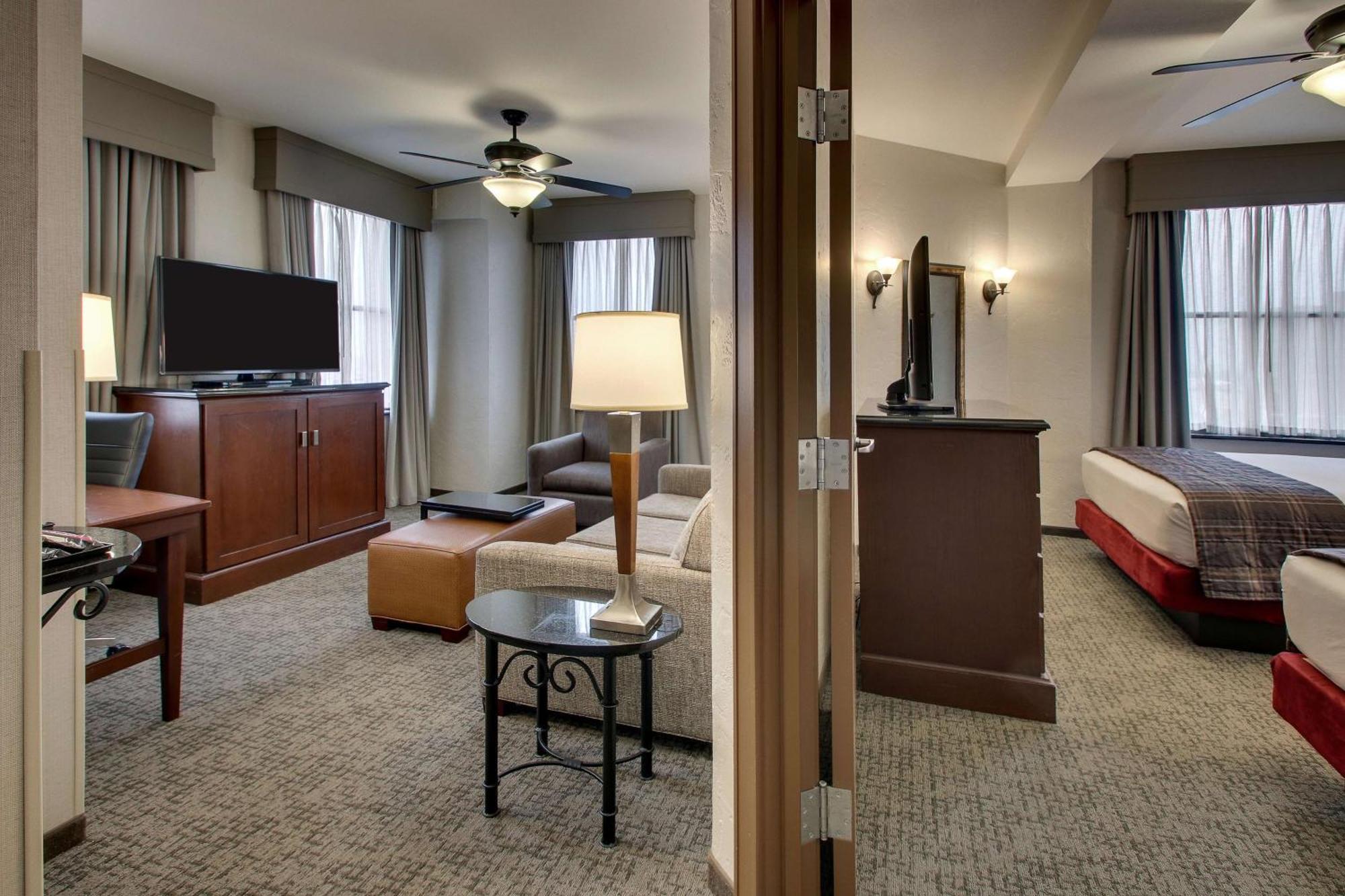 Queen Suite Two Queen Beds