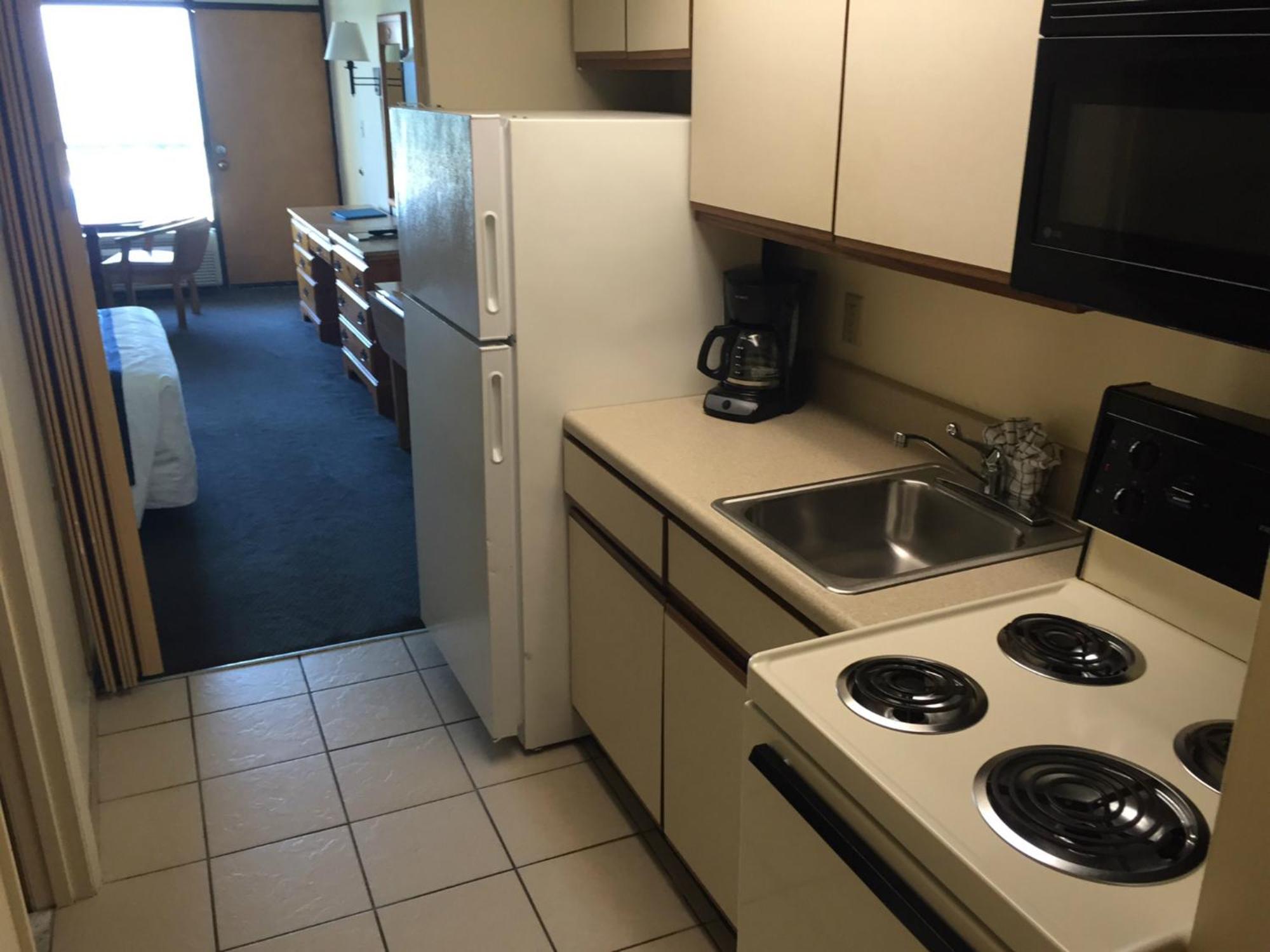 2 Room Oceanfront Efficiency Suite 3 Queen Beds T2