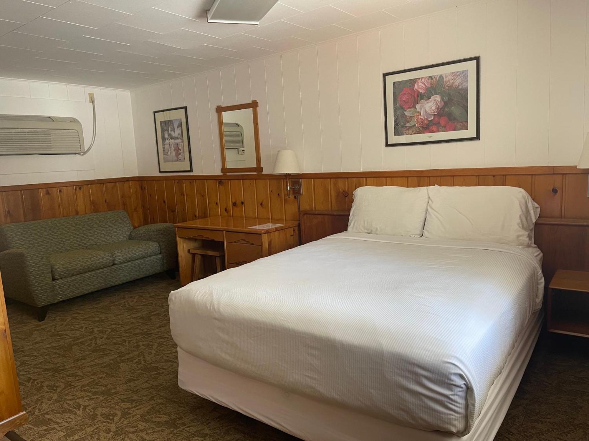 Queen Room
