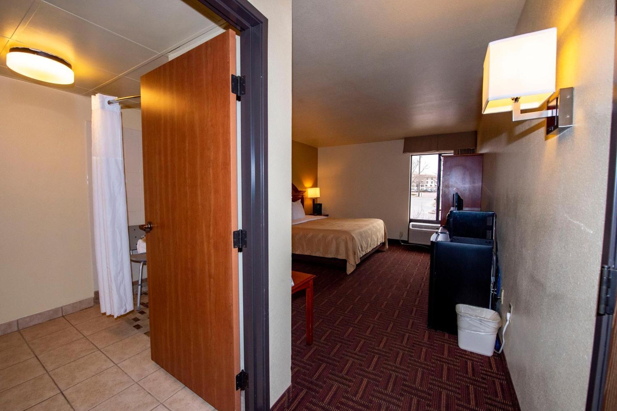 Queen Room First Floor Roll Shower Accessible or Non-Smoking
