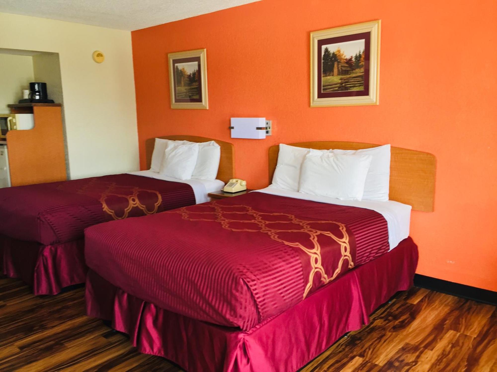 Standard Room Two Double Beds Jacuzzi Non-Smoking