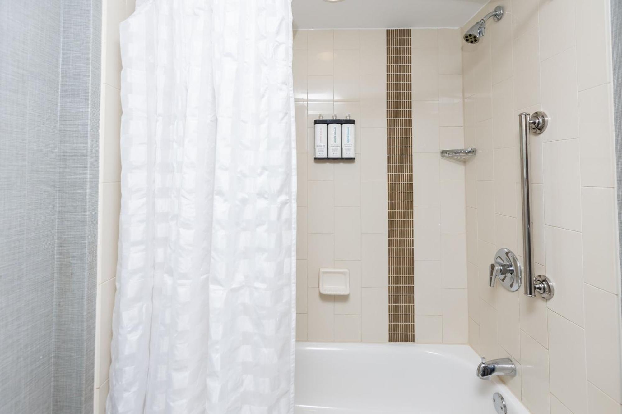 Specialty King Room Bath Tub