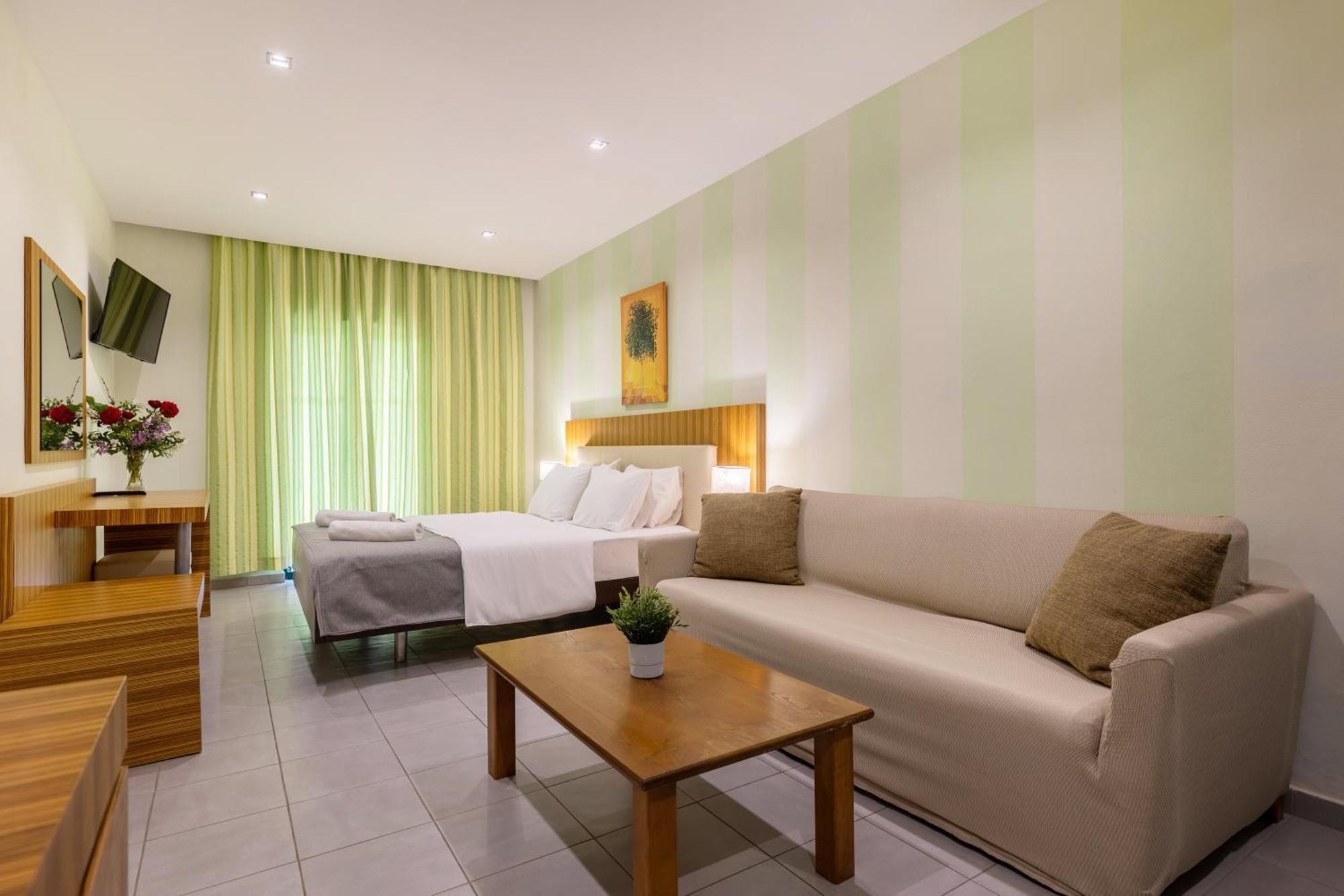 Apartament typu Junior Suite z widokiem na ogród