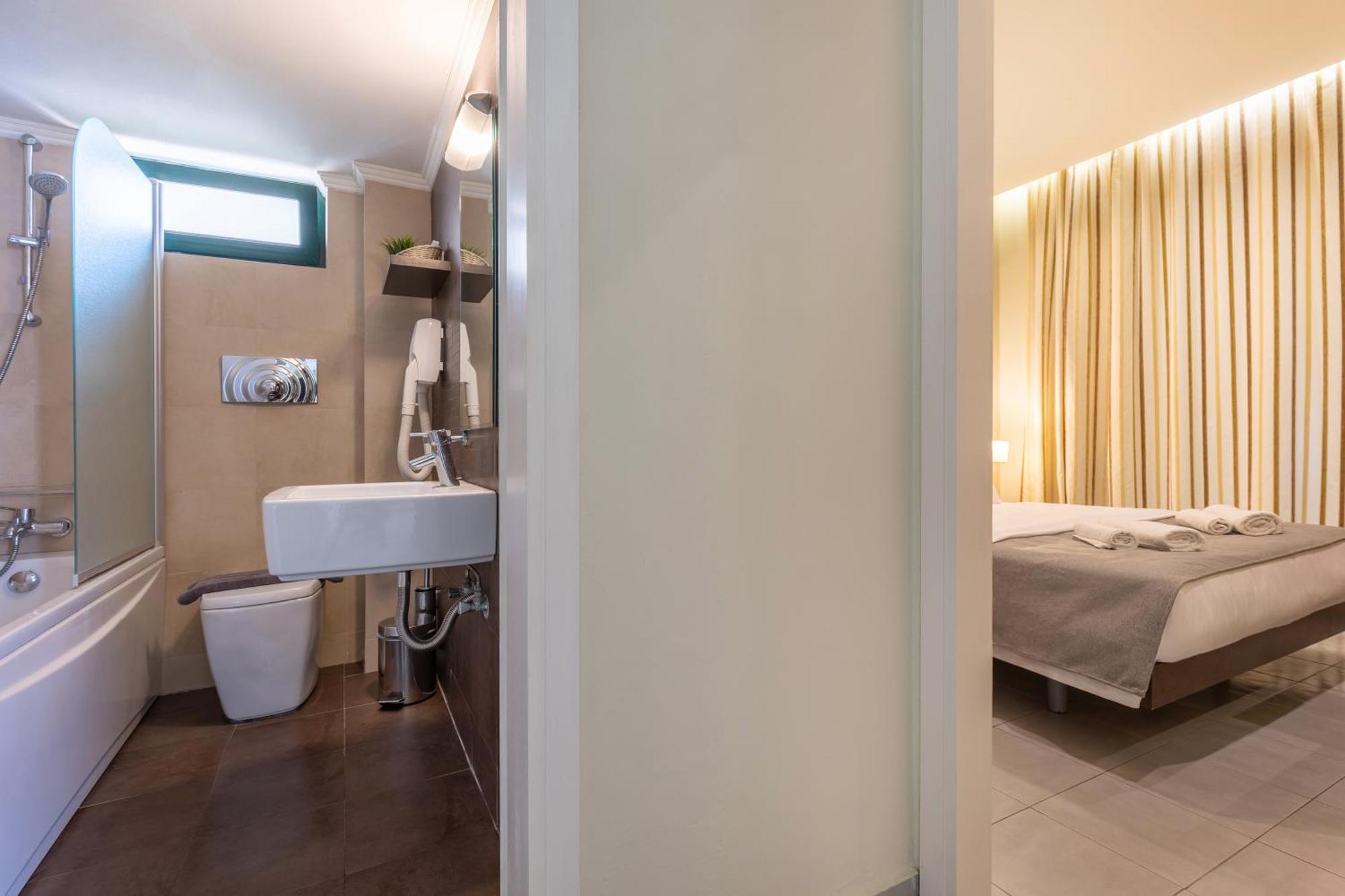 Apartament typu Junior Suite z widokiem na basen