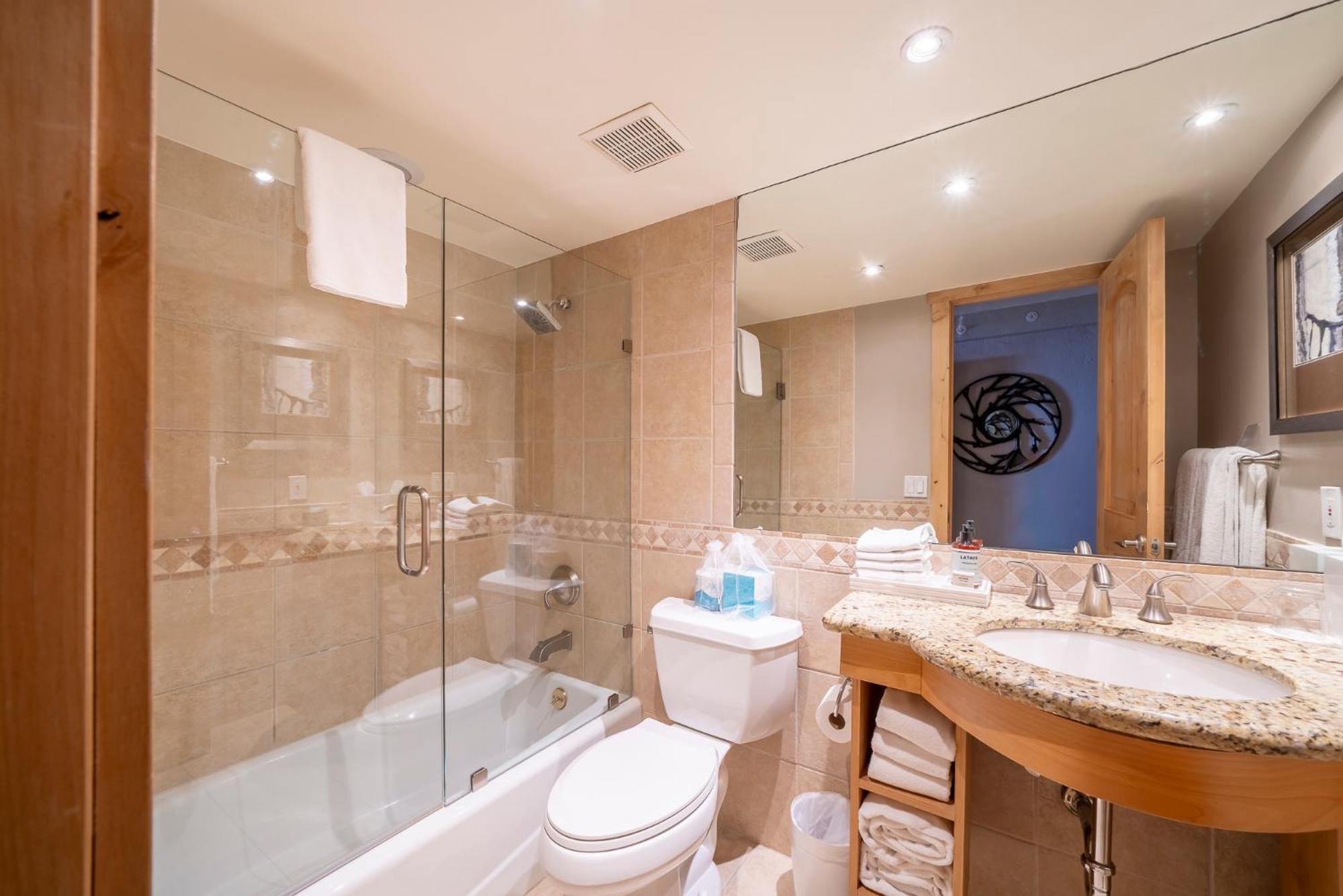 Upscale Traditional Condominium #262