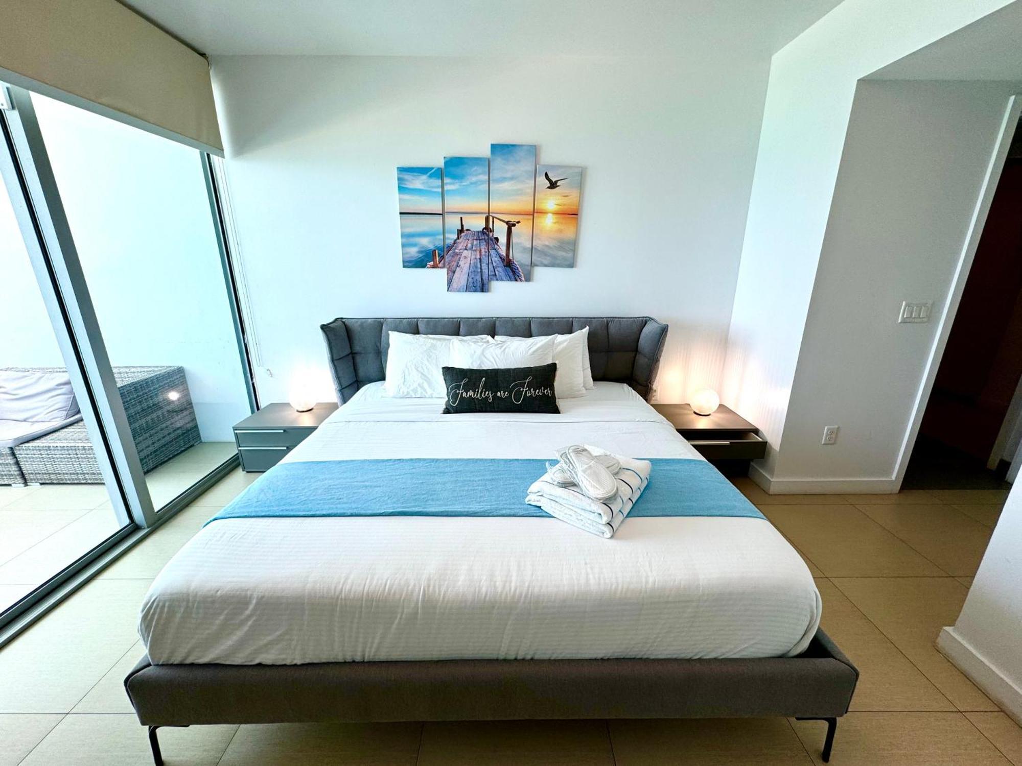 Superior One-Bedroom Suite Direct Ocean View