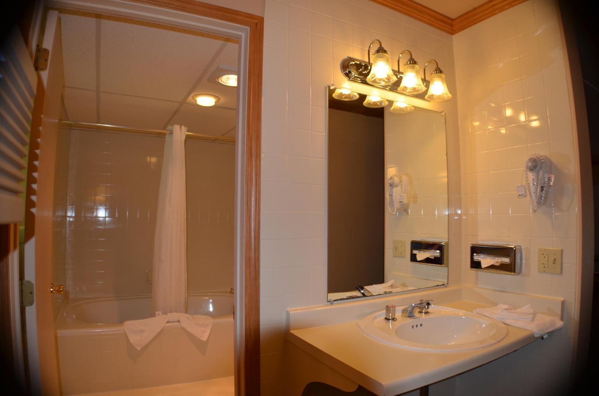 King Room Spa Bath