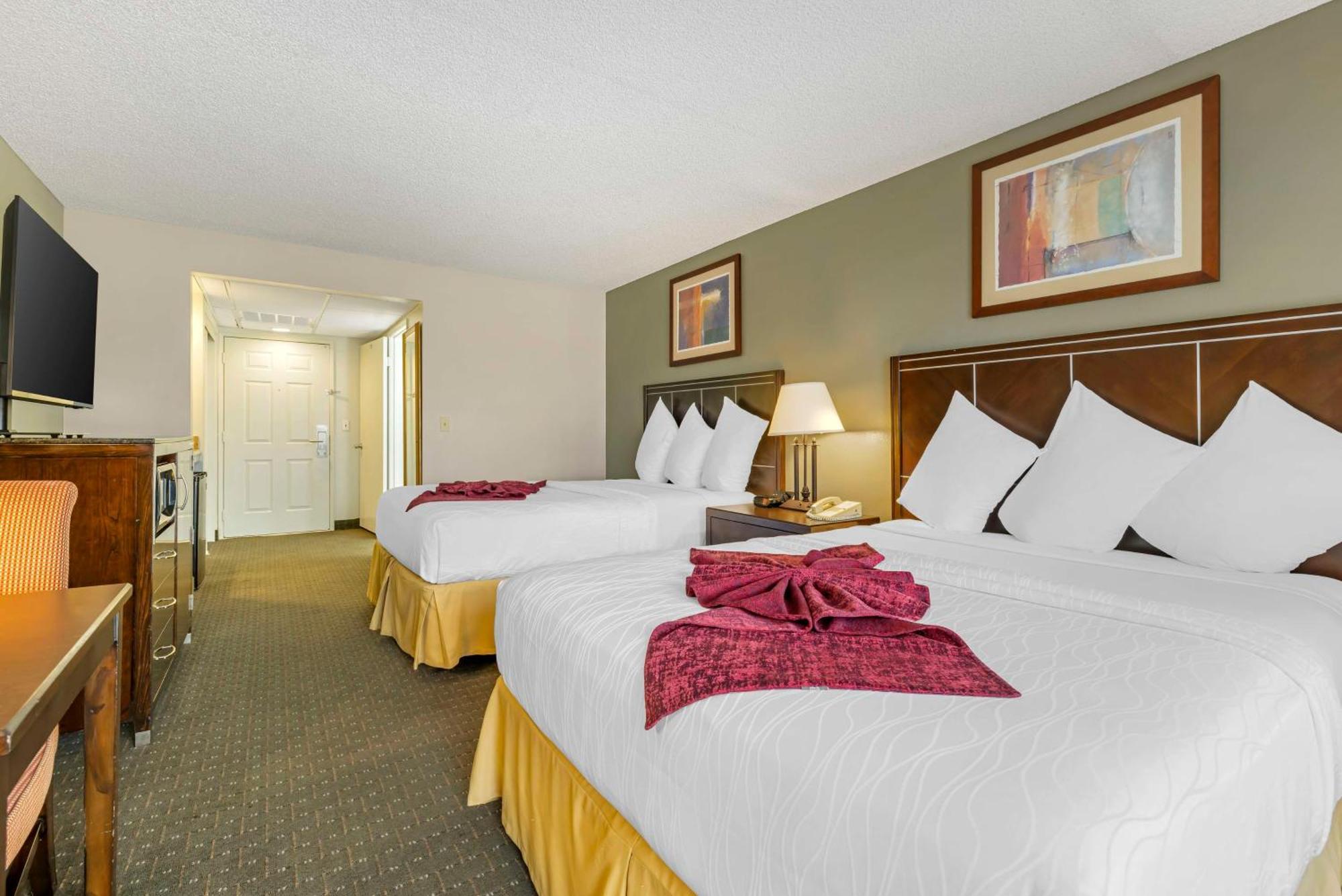 Queen Room Two Queen Beds Non-Smoking
