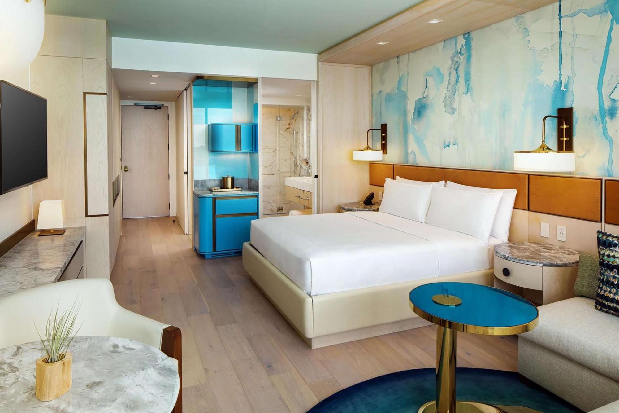 King Room Roll Shower Balcony Mobility Accessible