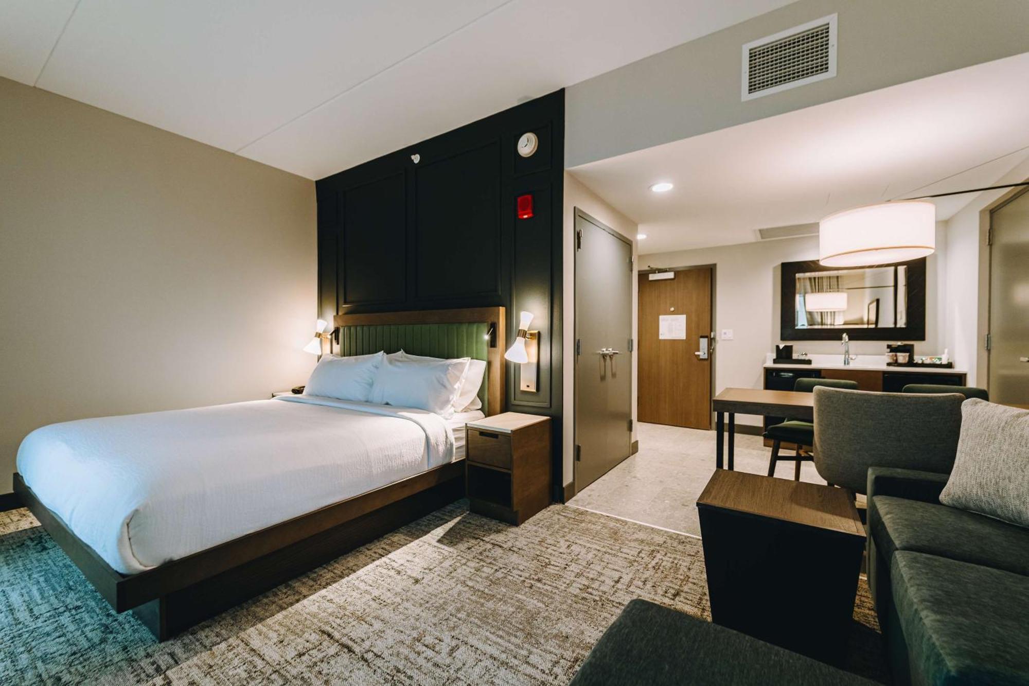 King Studio Suite
