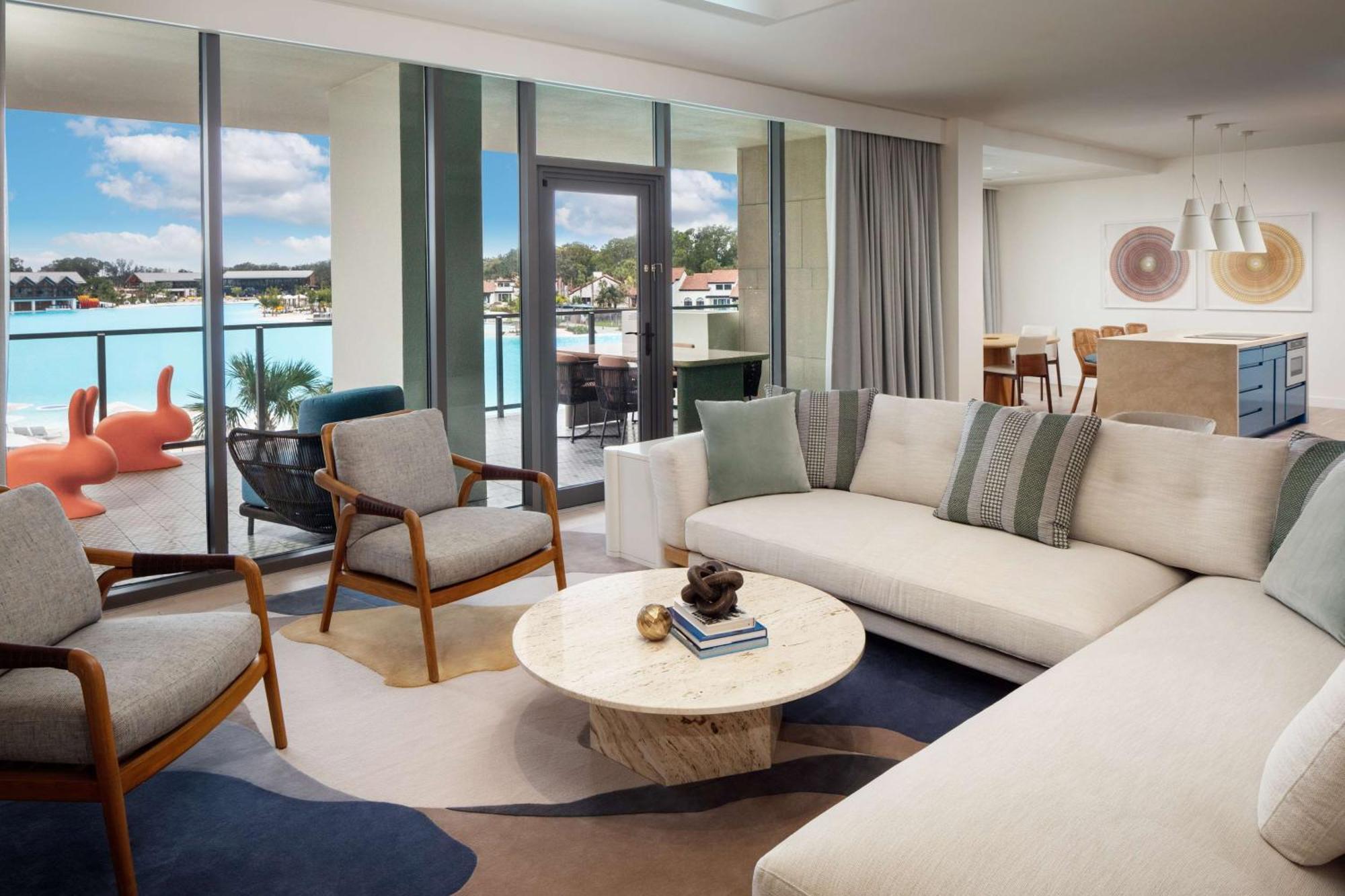 Three-Bedroom Suite Two King Beds Two Queen Beds
