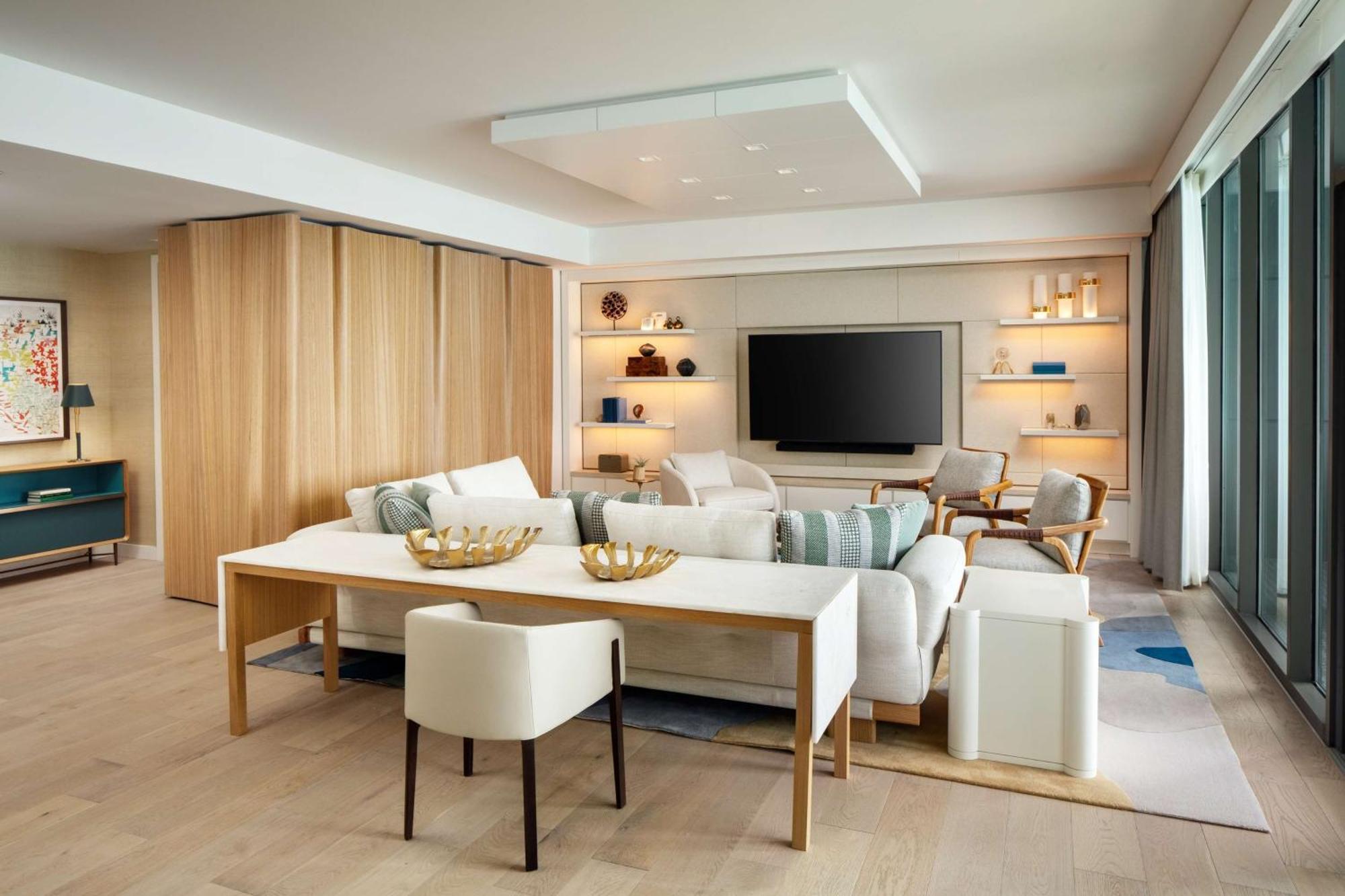 Three-Bedroom Suite Two King Beds Two Queen Beds