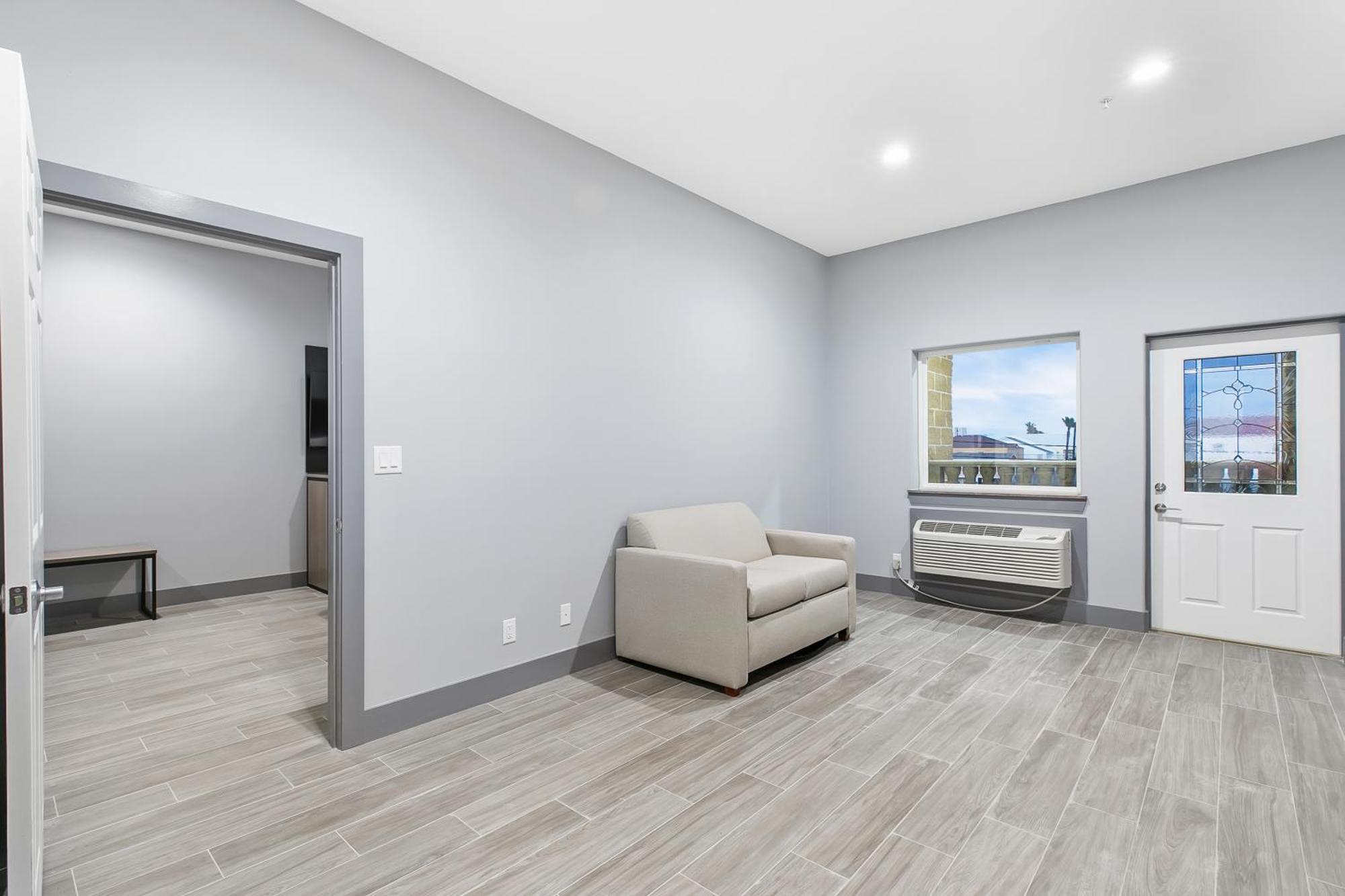 King Kitchenette Suite Private Balcony