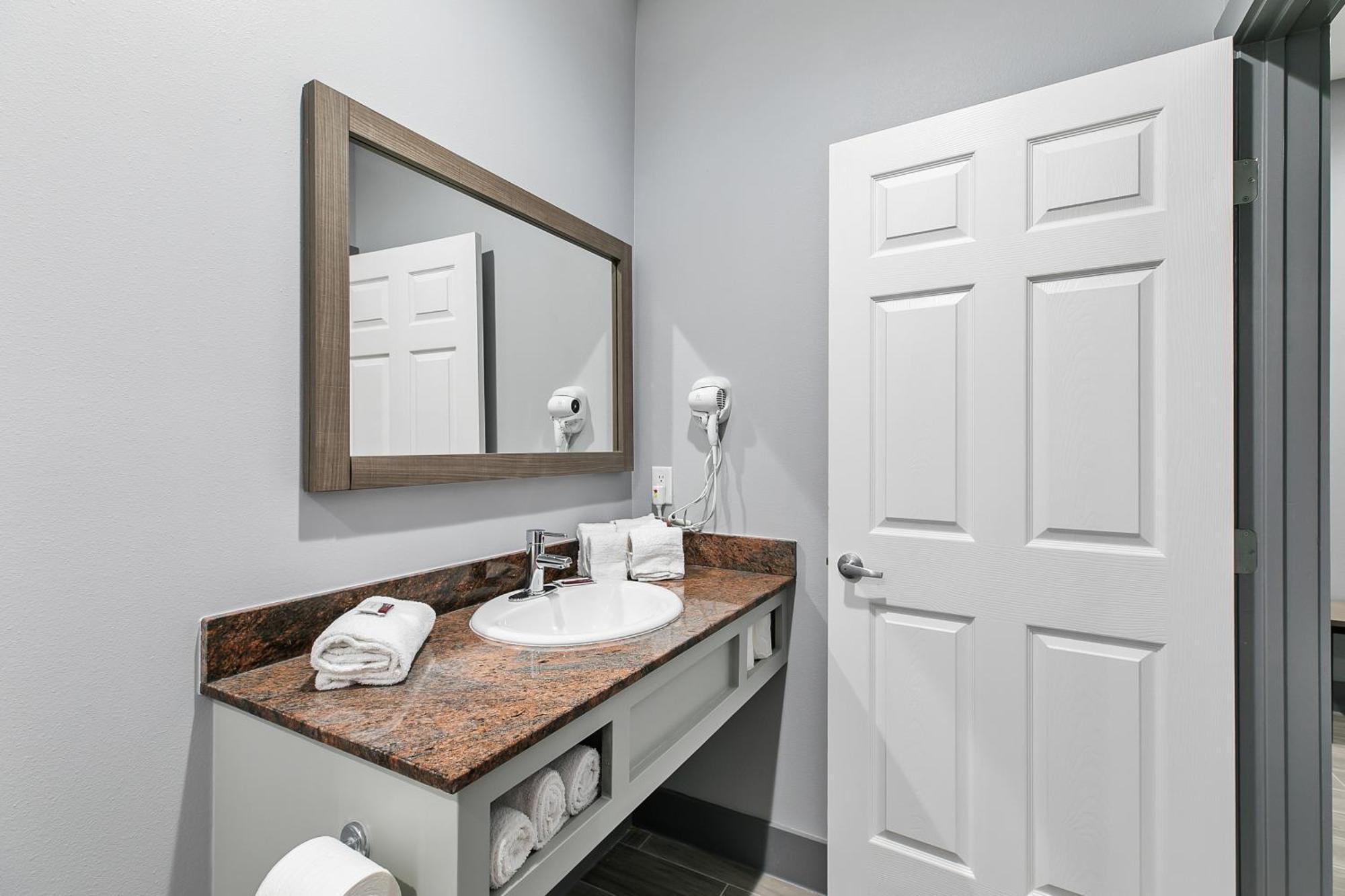King Kitchenette Suite Private Balcony