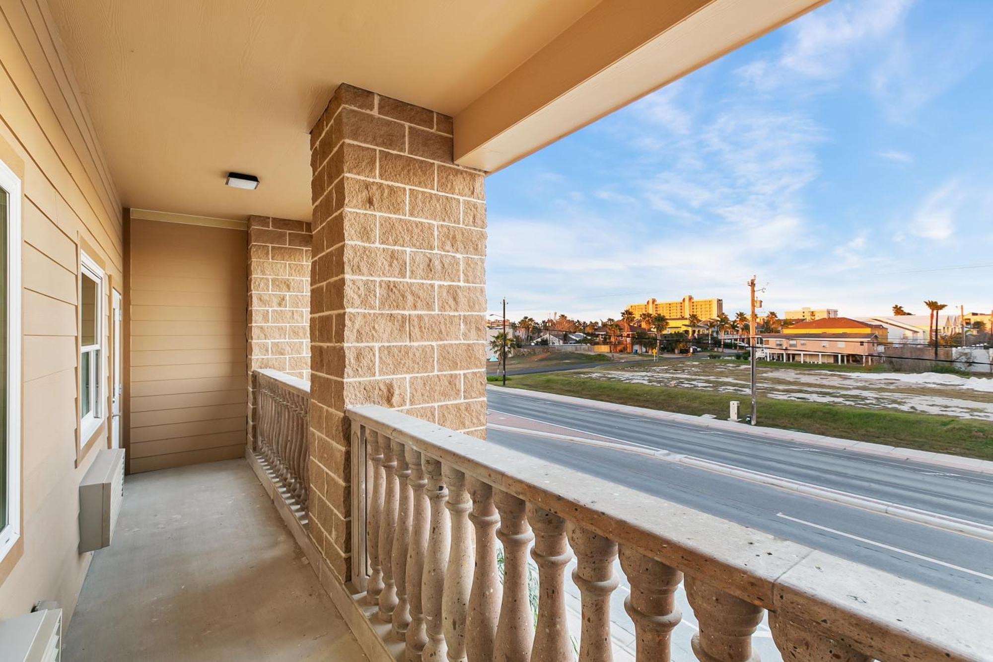 King Kitchenette Suite Private Balcony
