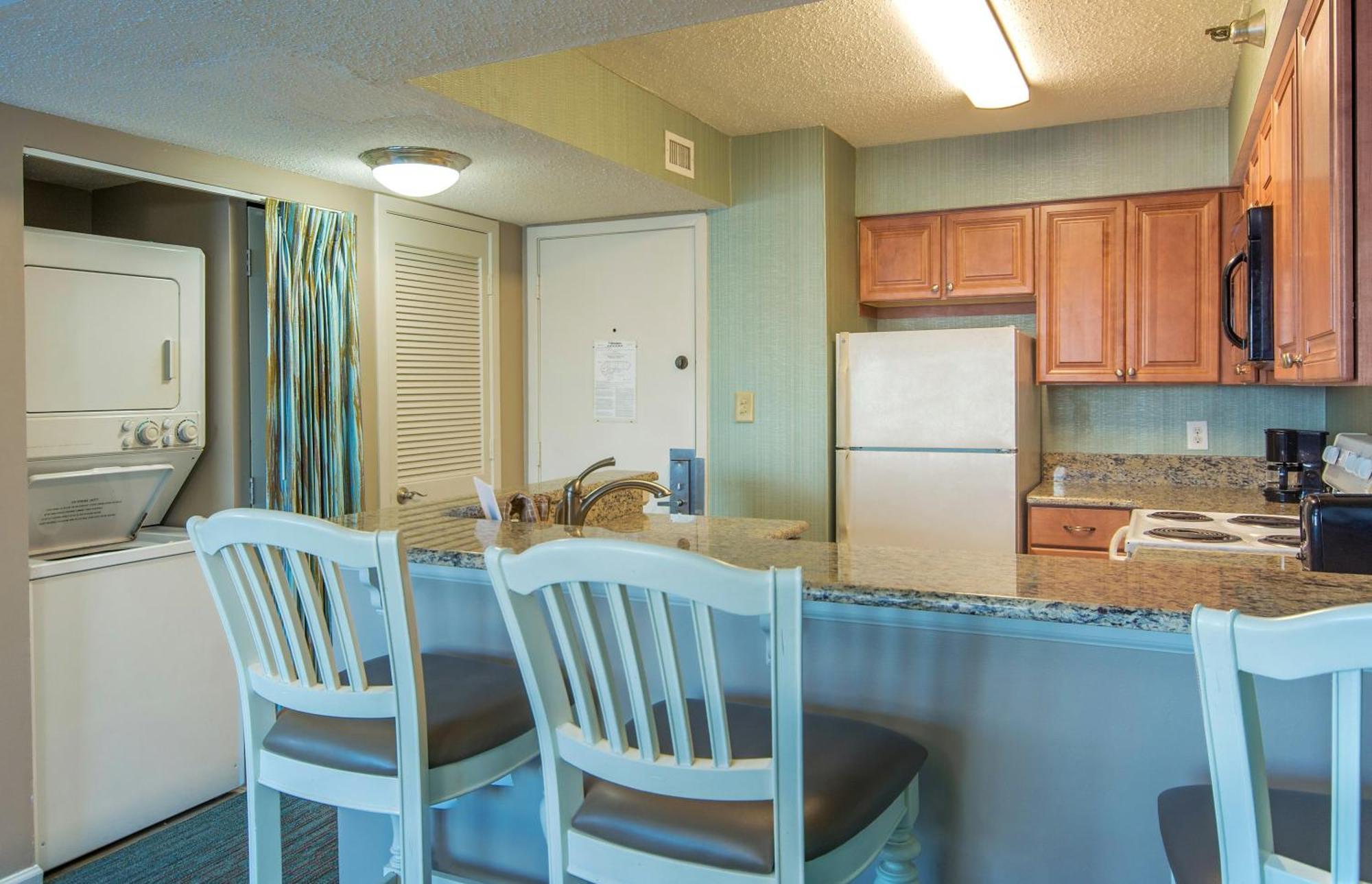 Oceanfront Deluxe One Bedroom King Condo