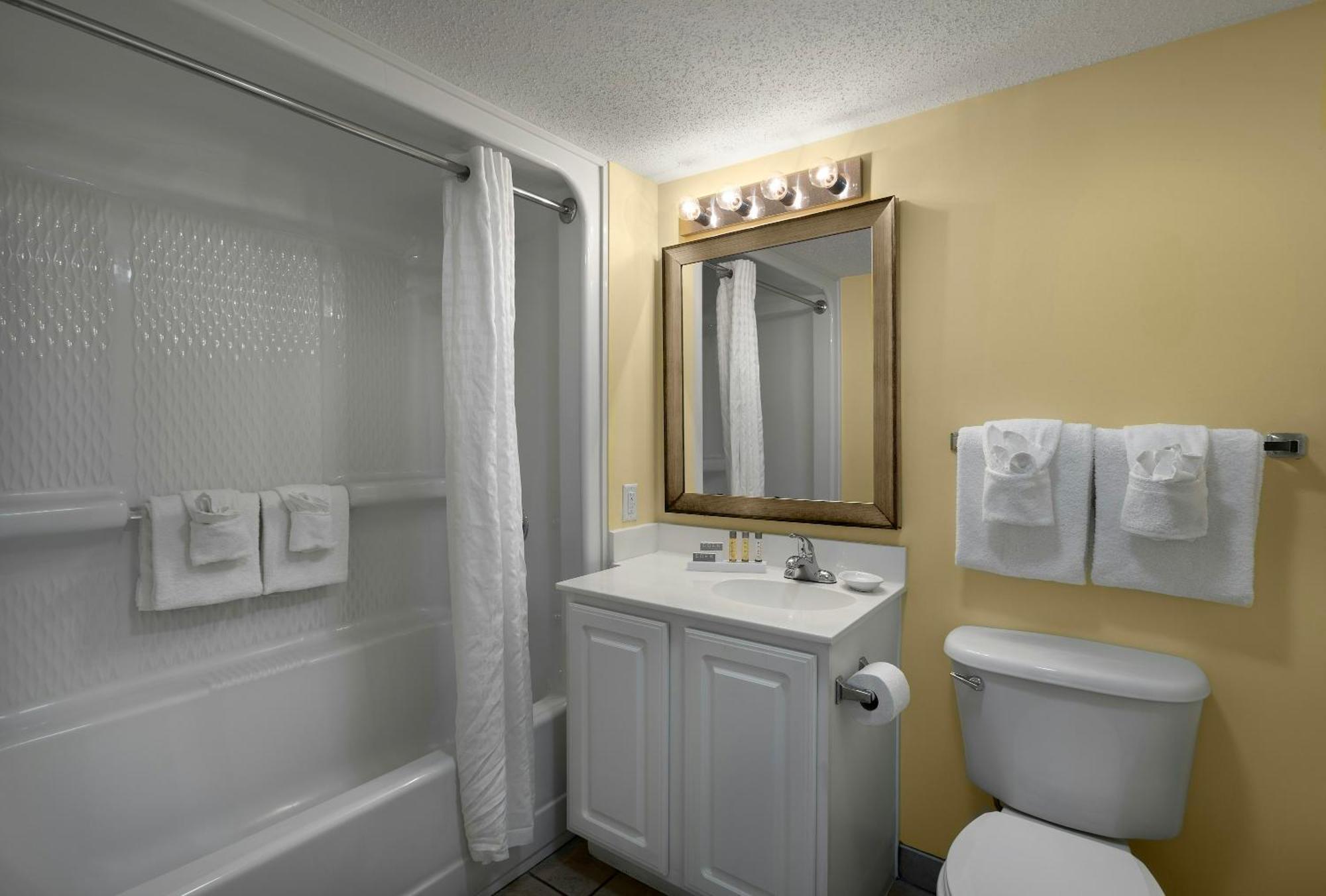 Oceanfront One Bedroom King Suite