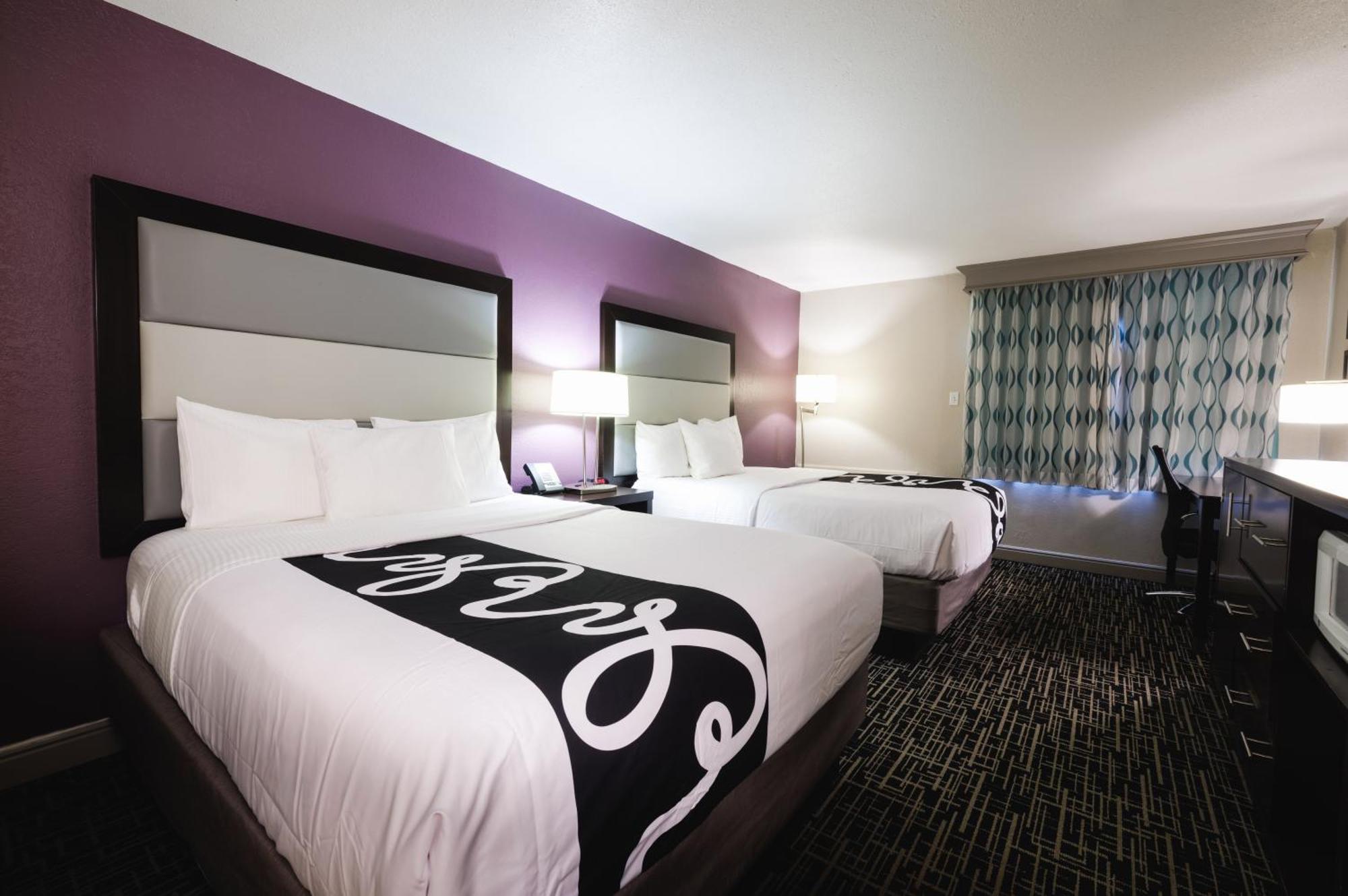 Queen Room Two Queen Beds Non-Smoking