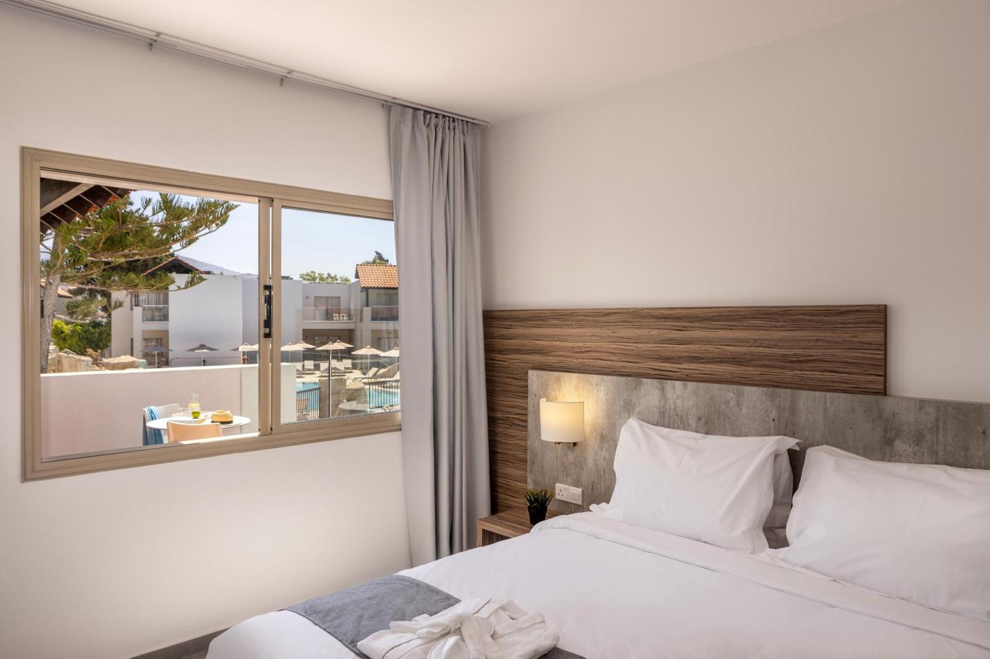 Apartament typu Suite z bocznym widokiem na morze