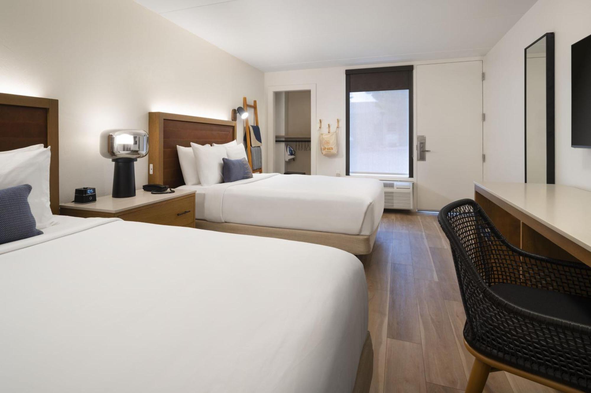 Two Queen Beds View Mid-Floor