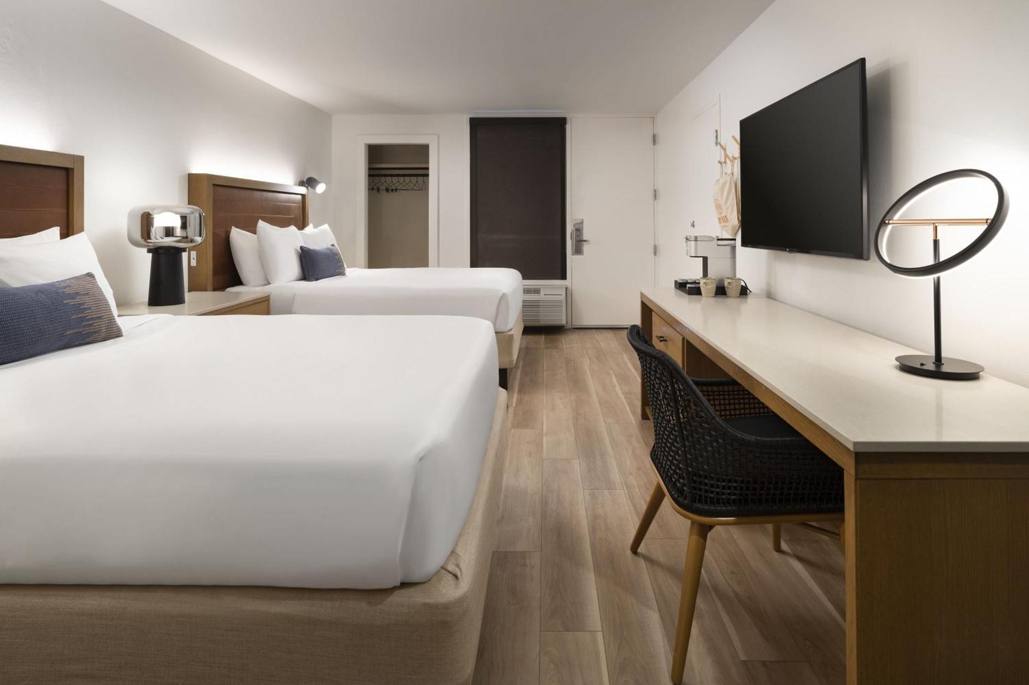 Two Queen Beds View Mid-Floor