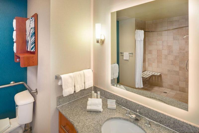 Queen Suite Two Queen Beds Mobility Access or Non-Smoking