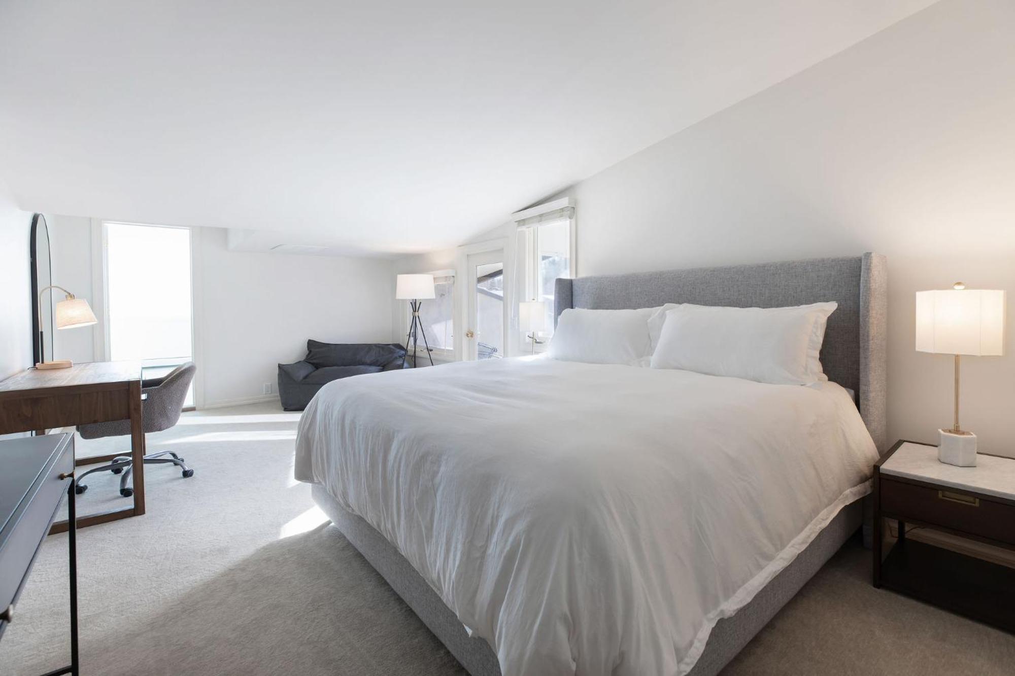 Four-Bedroom Penthouse Apartment