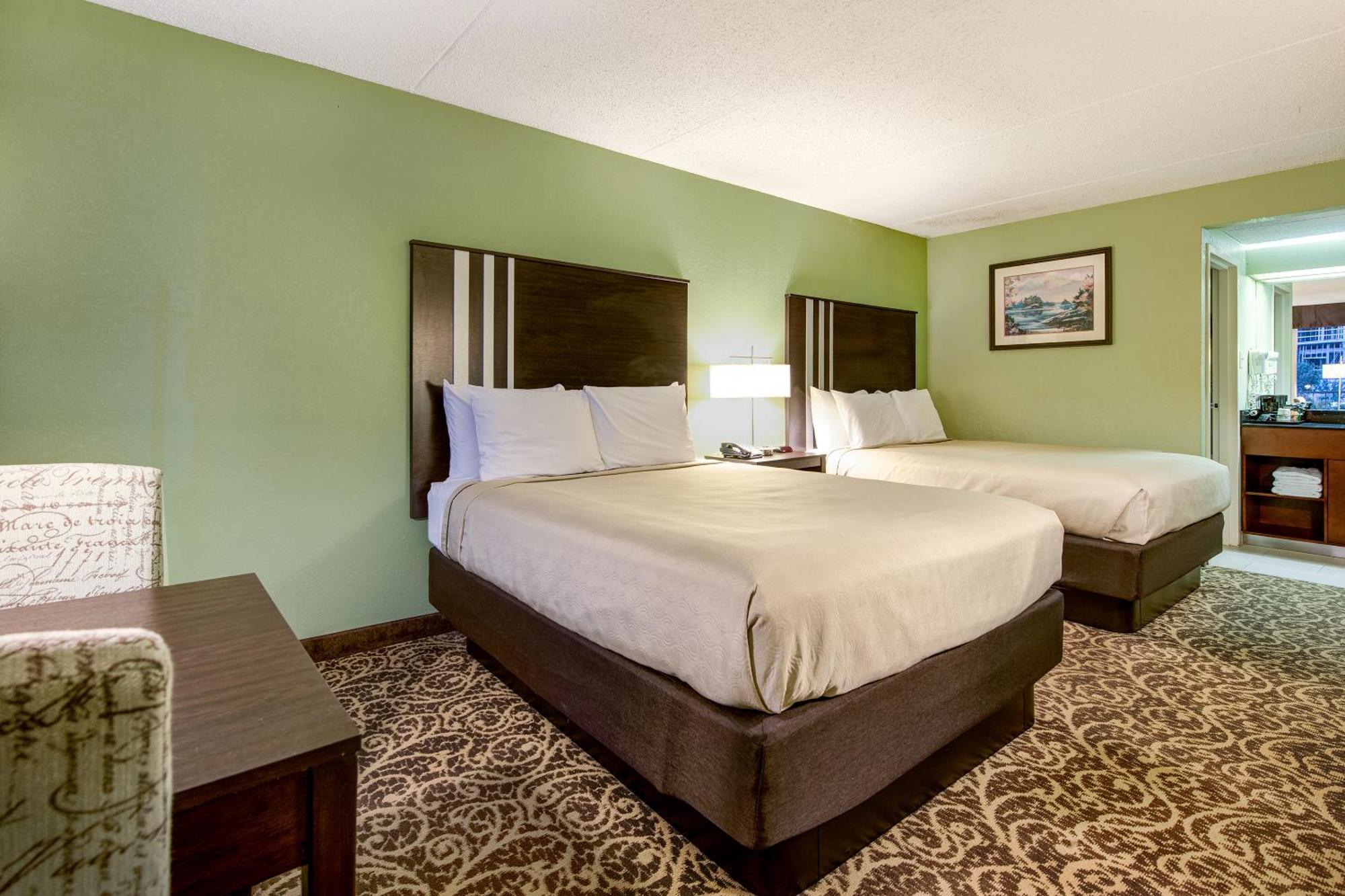 Queen Room Pool View