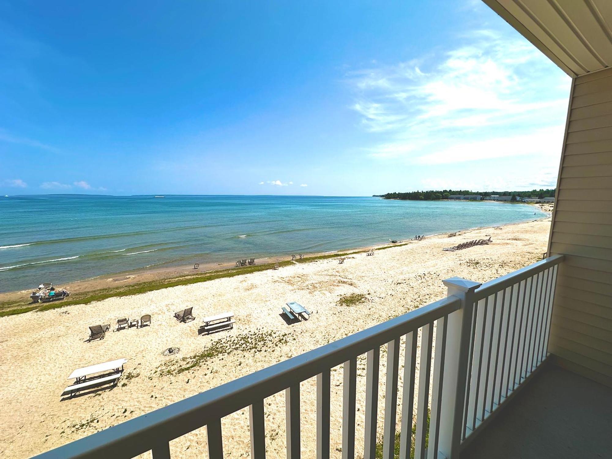Family Room Lake View