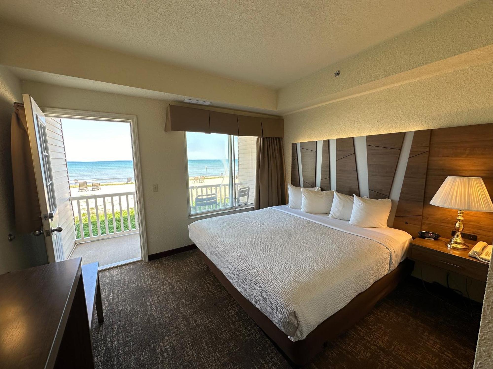 Family Room Lake View