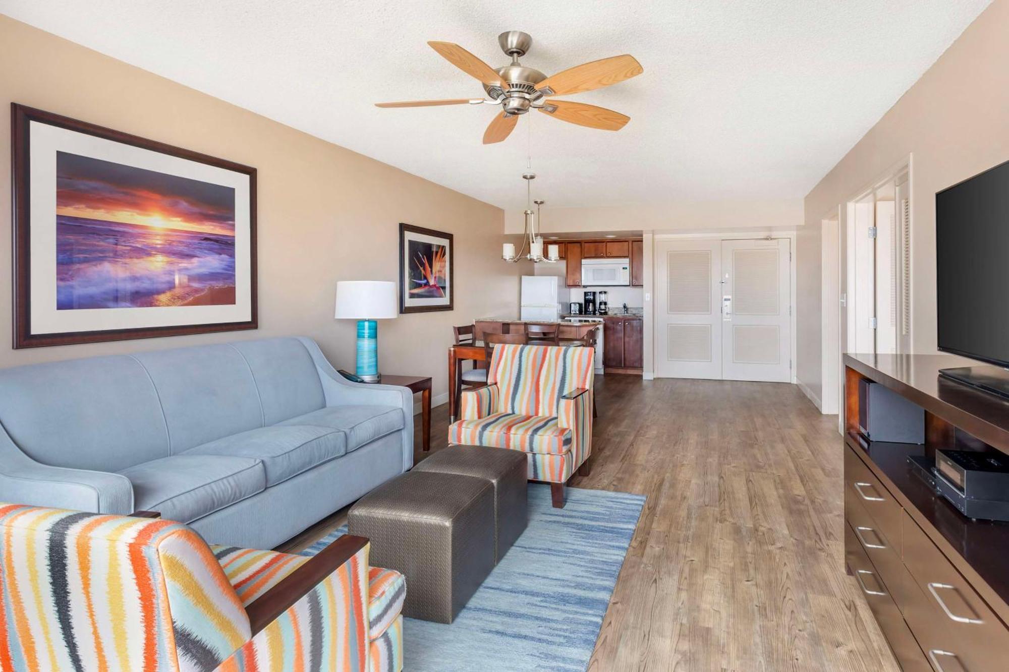 One-Bedroom King Suite Balcony Panoramic Ocean View