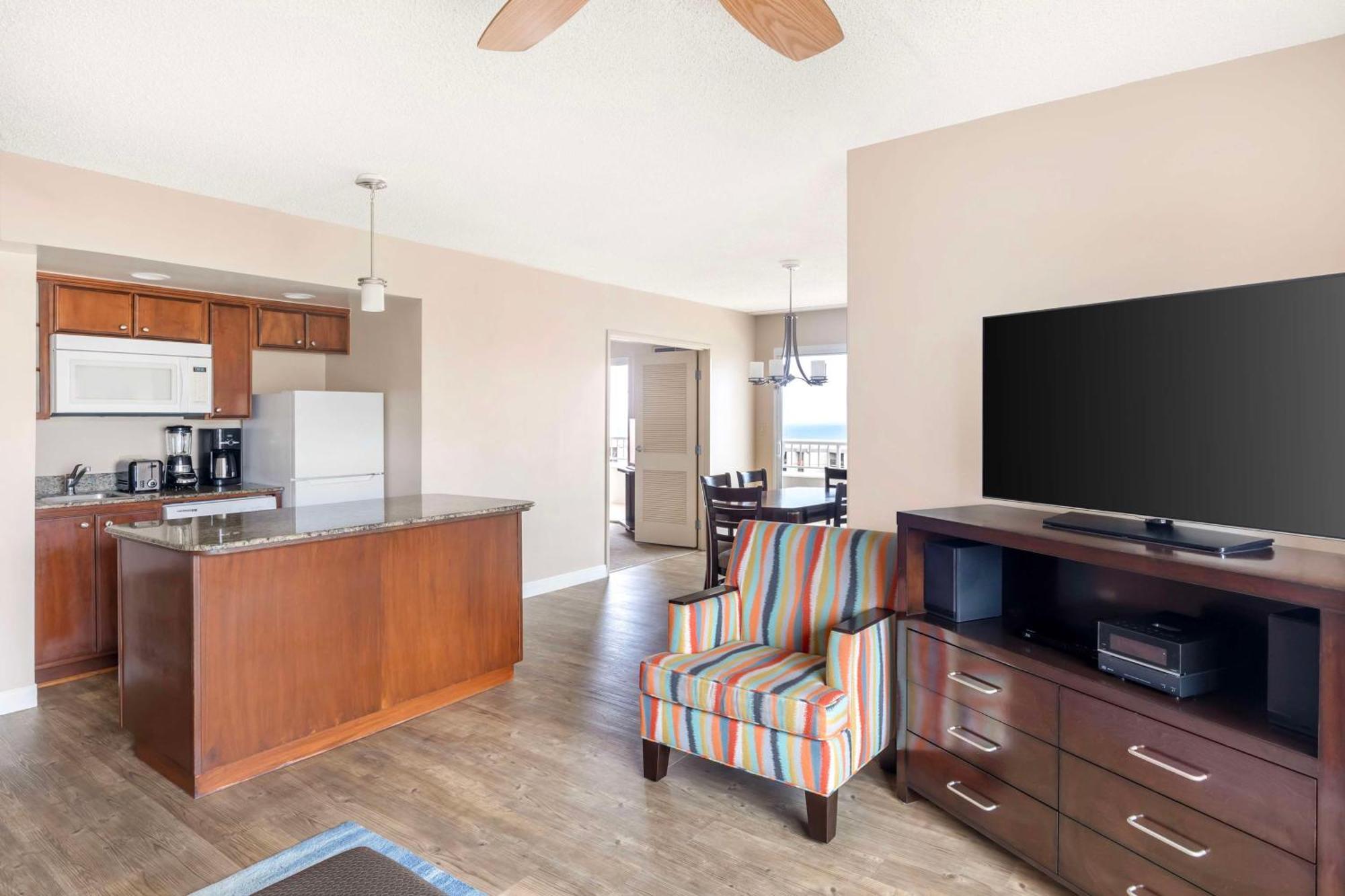 Two-Bedroom Oceanfront King Suite Two Twin or One Queen Bed