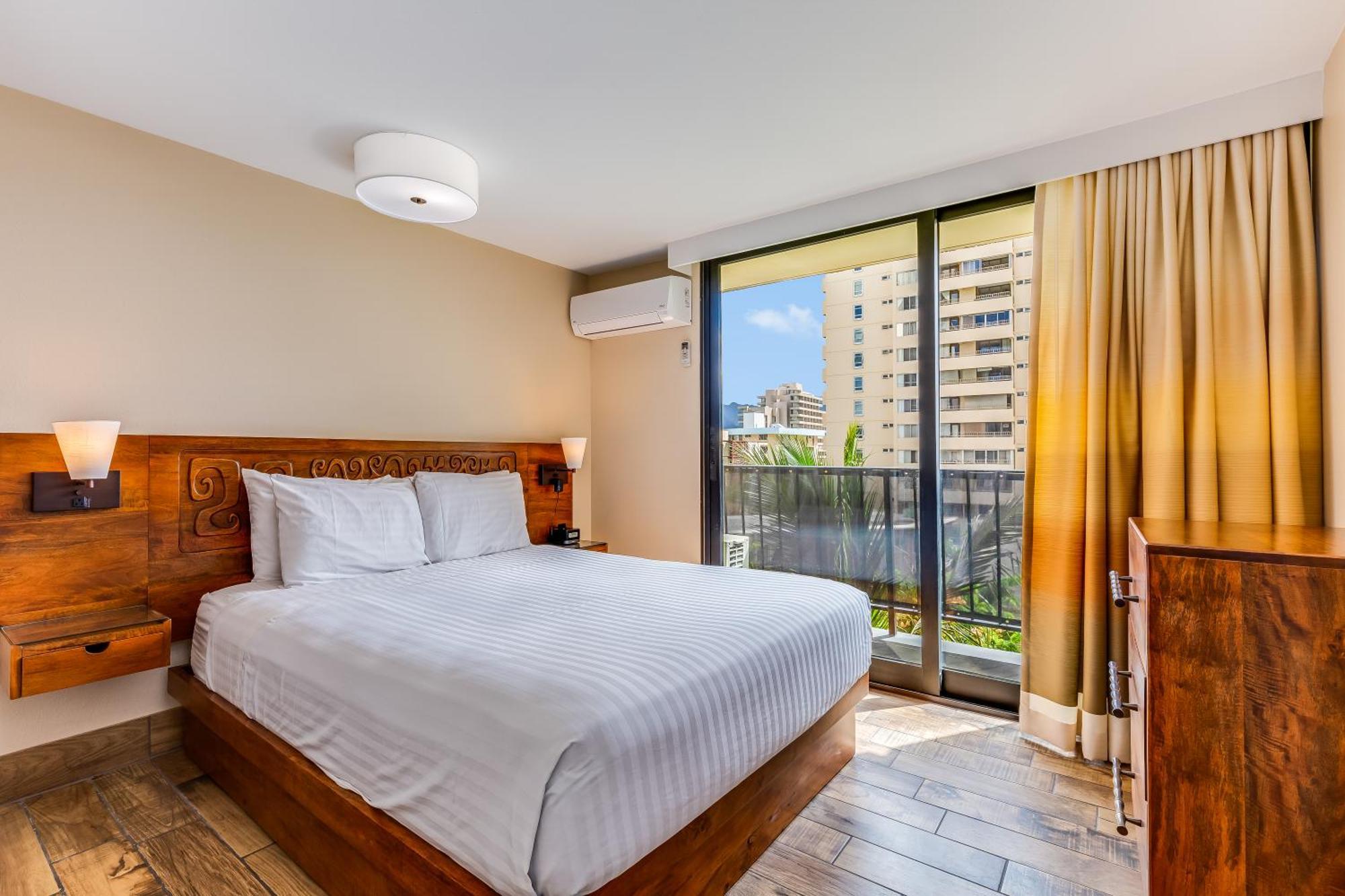 1 Bedroom Suite City View Kitchenette