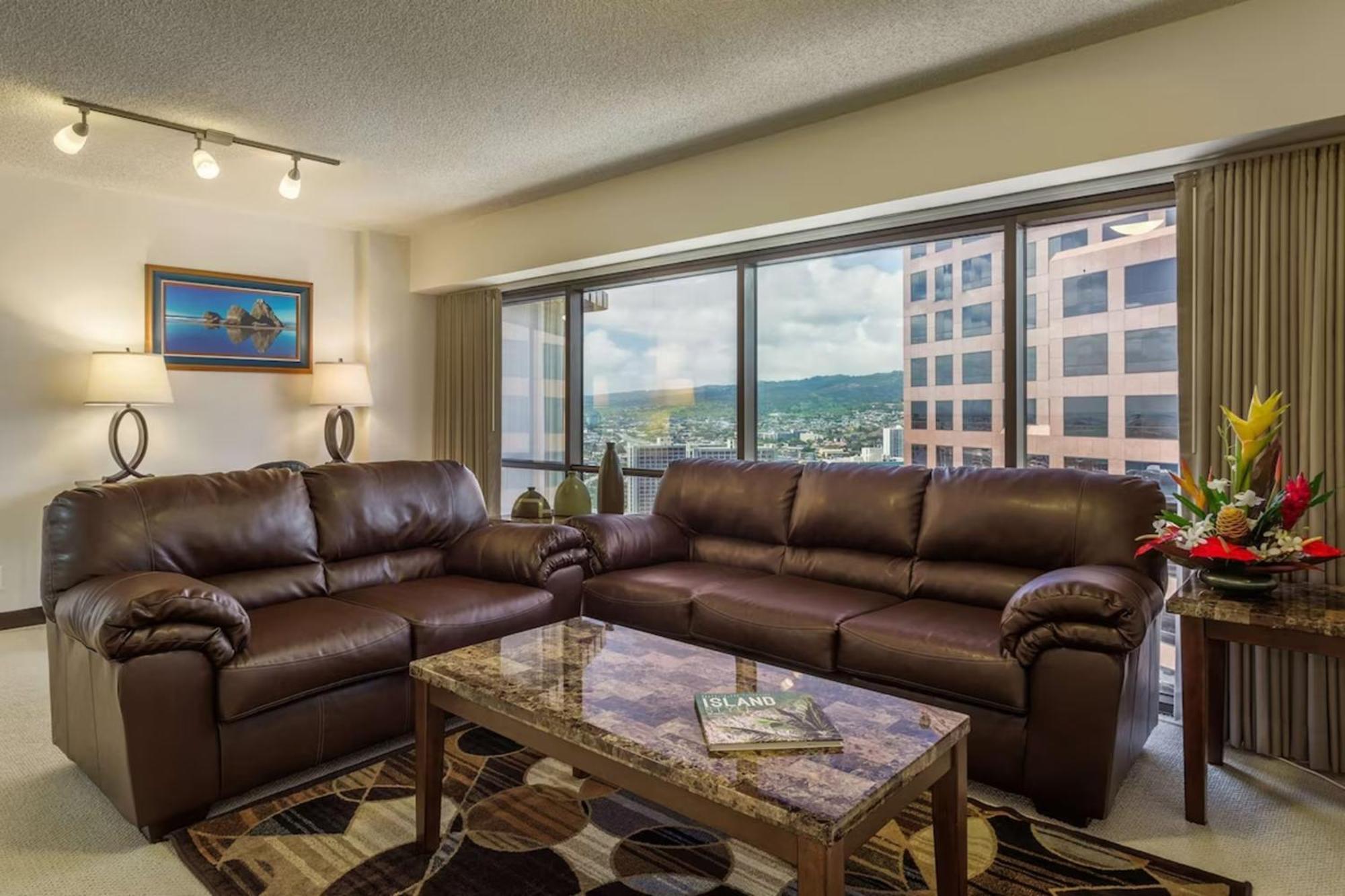 One-Bedroom Suite Mountain View