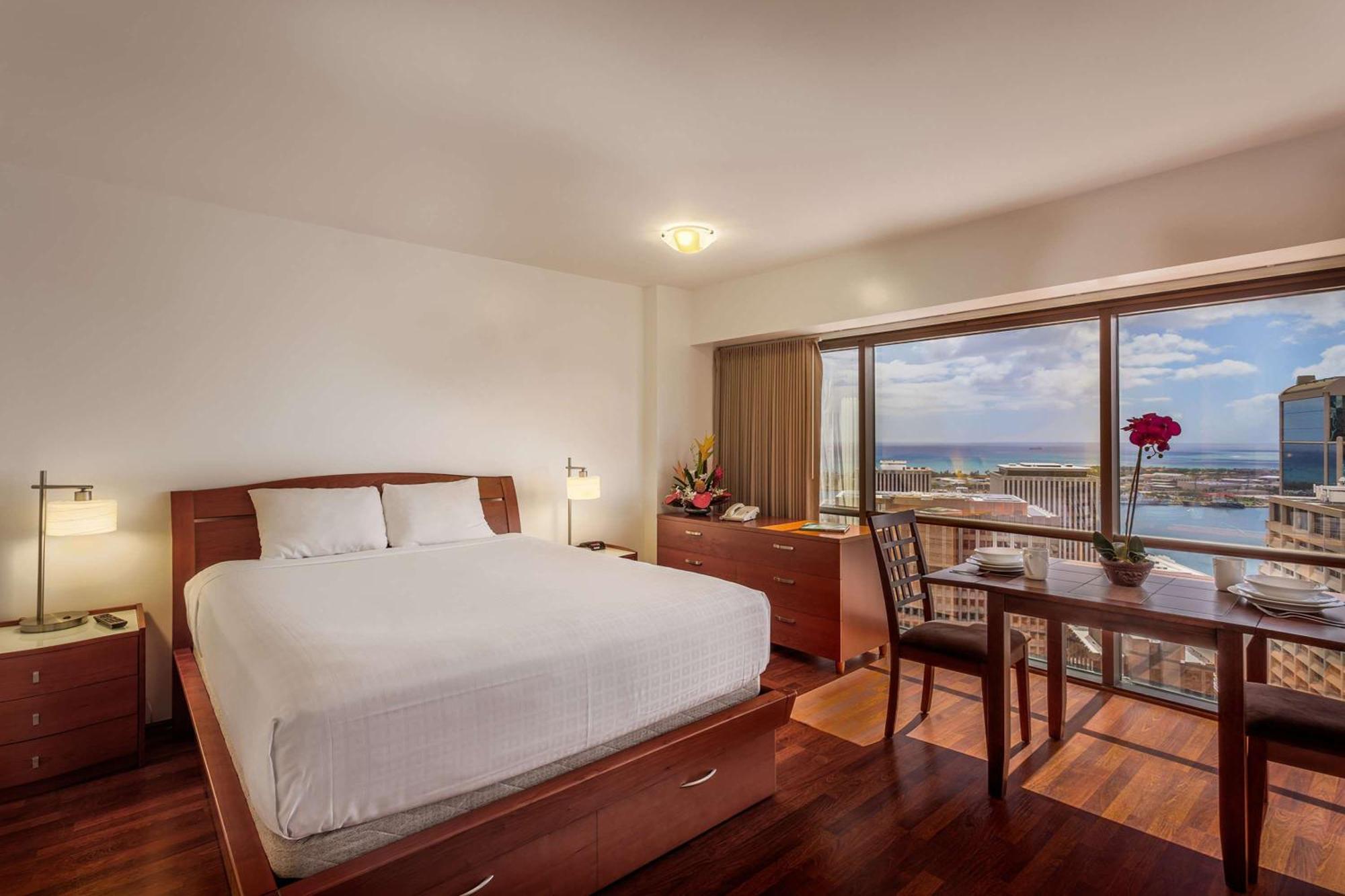 Suite Harbor or Ocean View