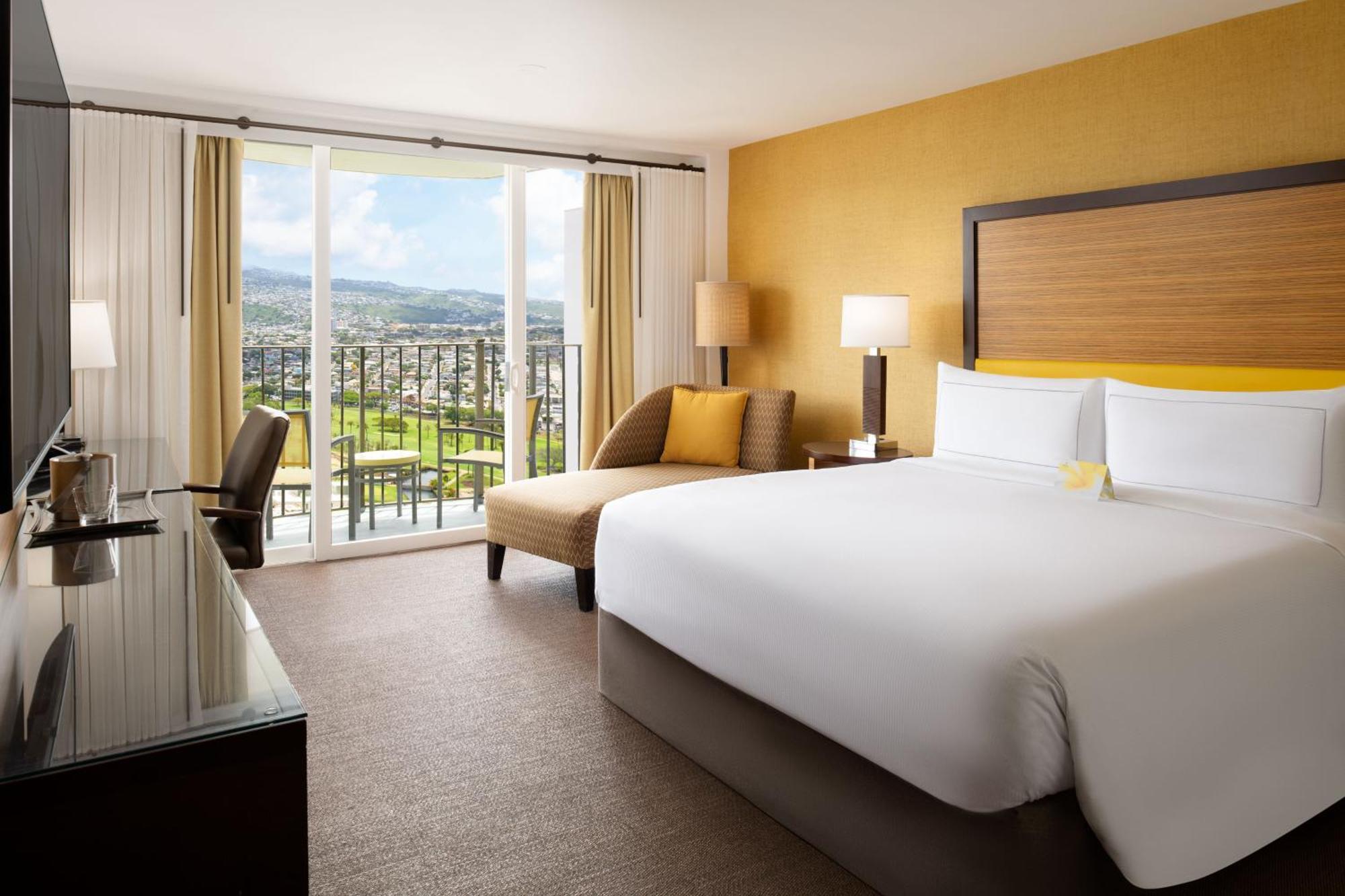 Premium King Suite Mountain View