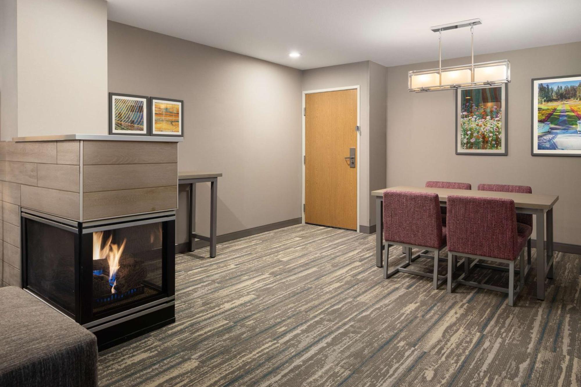One-Bedroom King Suite Non-Smoking
