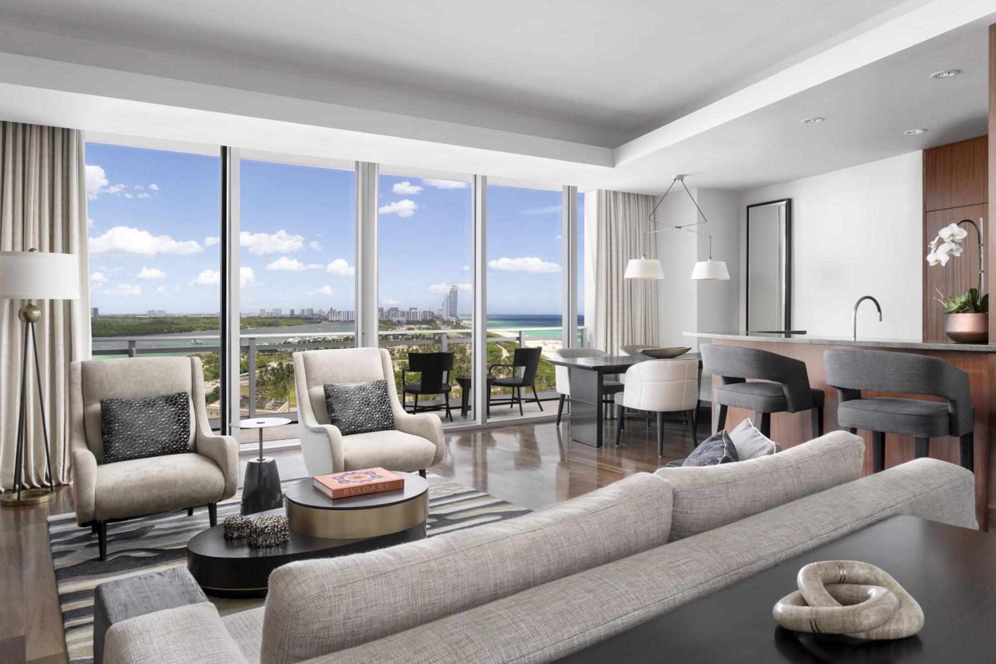 Coastline View 1 Bedroom Suite Roll Shower Mobility Hearing Accessible