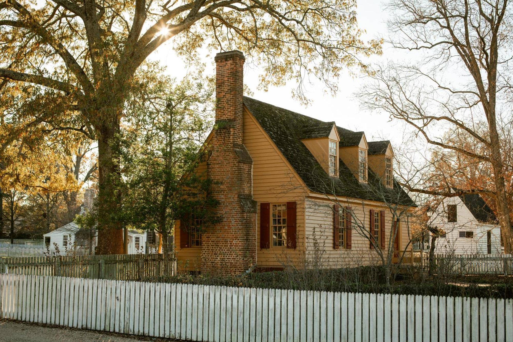Deluxe Three-Bedroom Standalone Colonial House